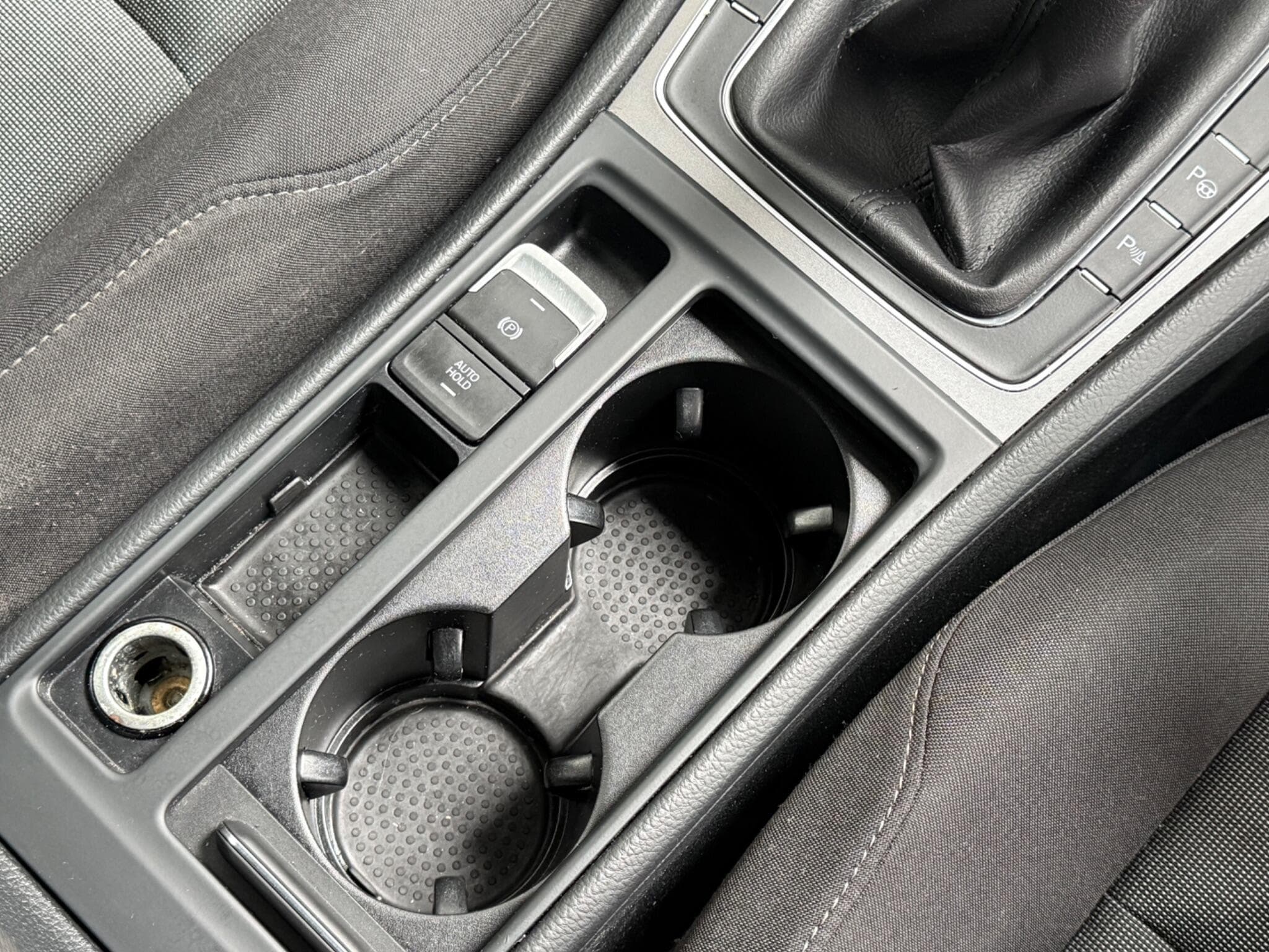 2015 Volkswagen Golf - Image 26
