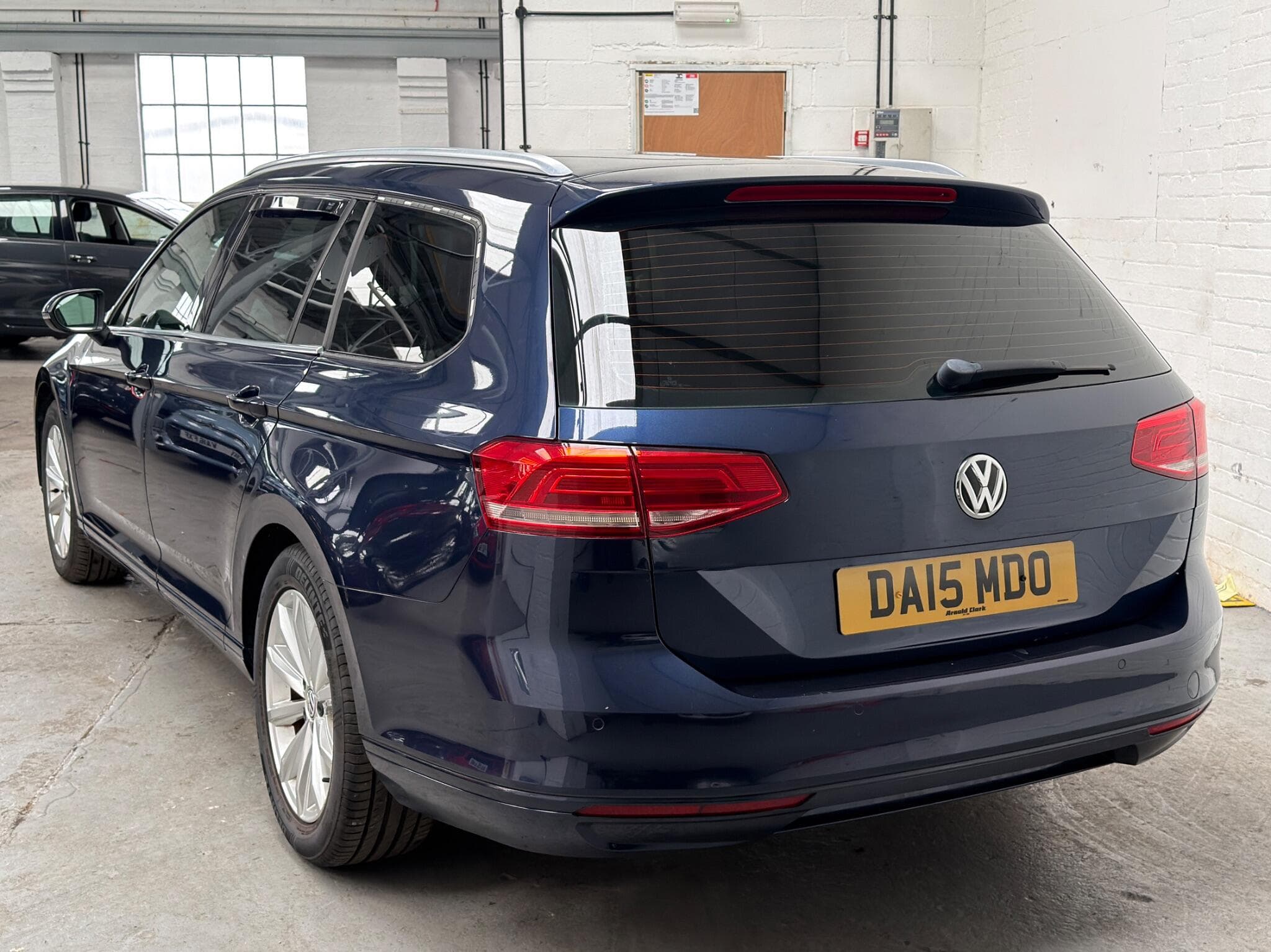 2015 Volkswagen Passat - Image 4