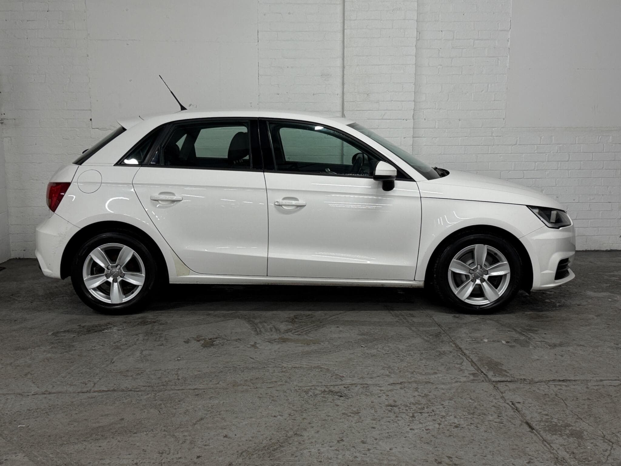 2015 Audi A1 - Image 10