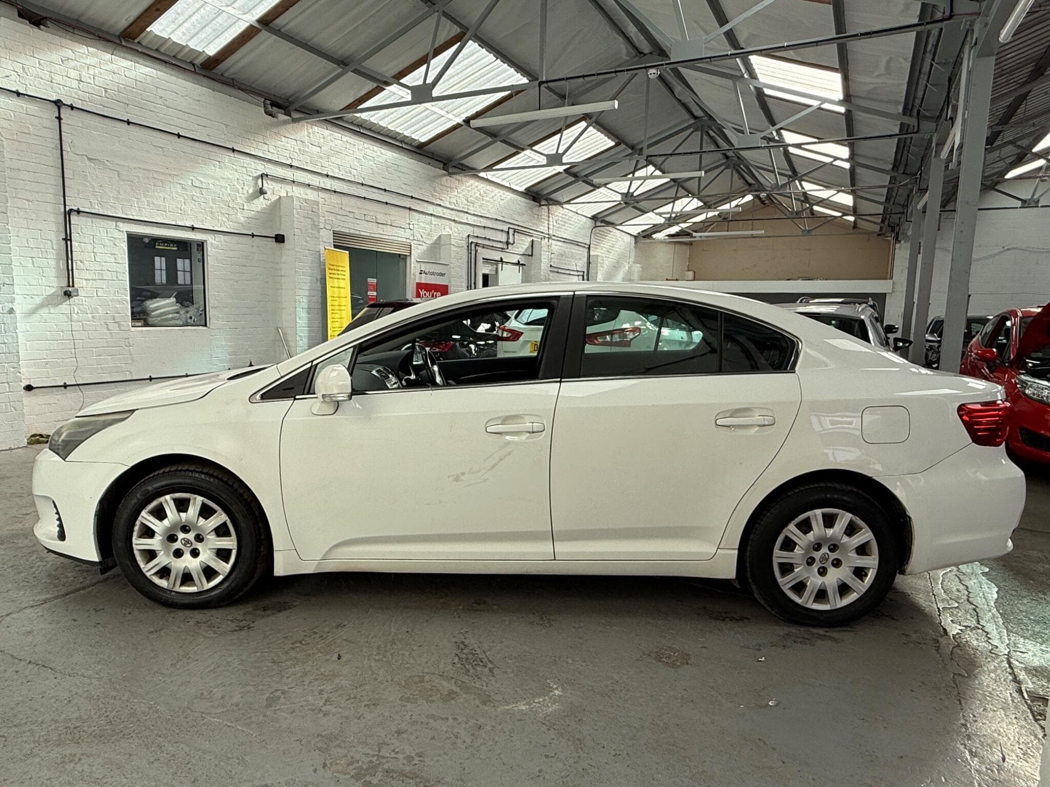2012 Toyota Avensis - Image 6