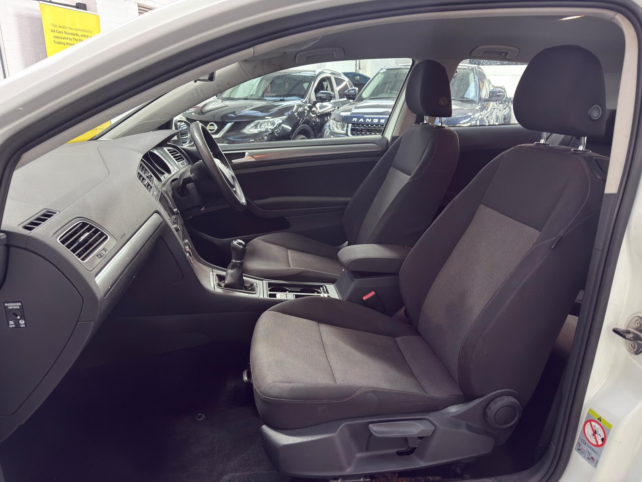 2013 Volkswagen Golf - Image 22