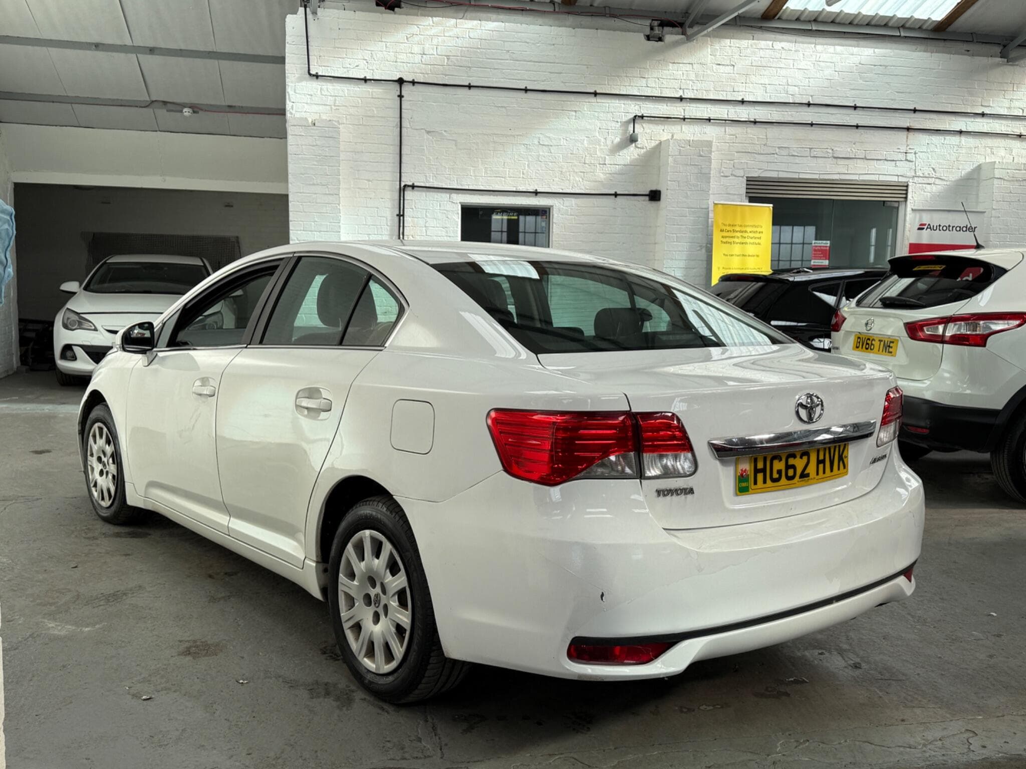 2012 Toyota Avensis - Image 4
