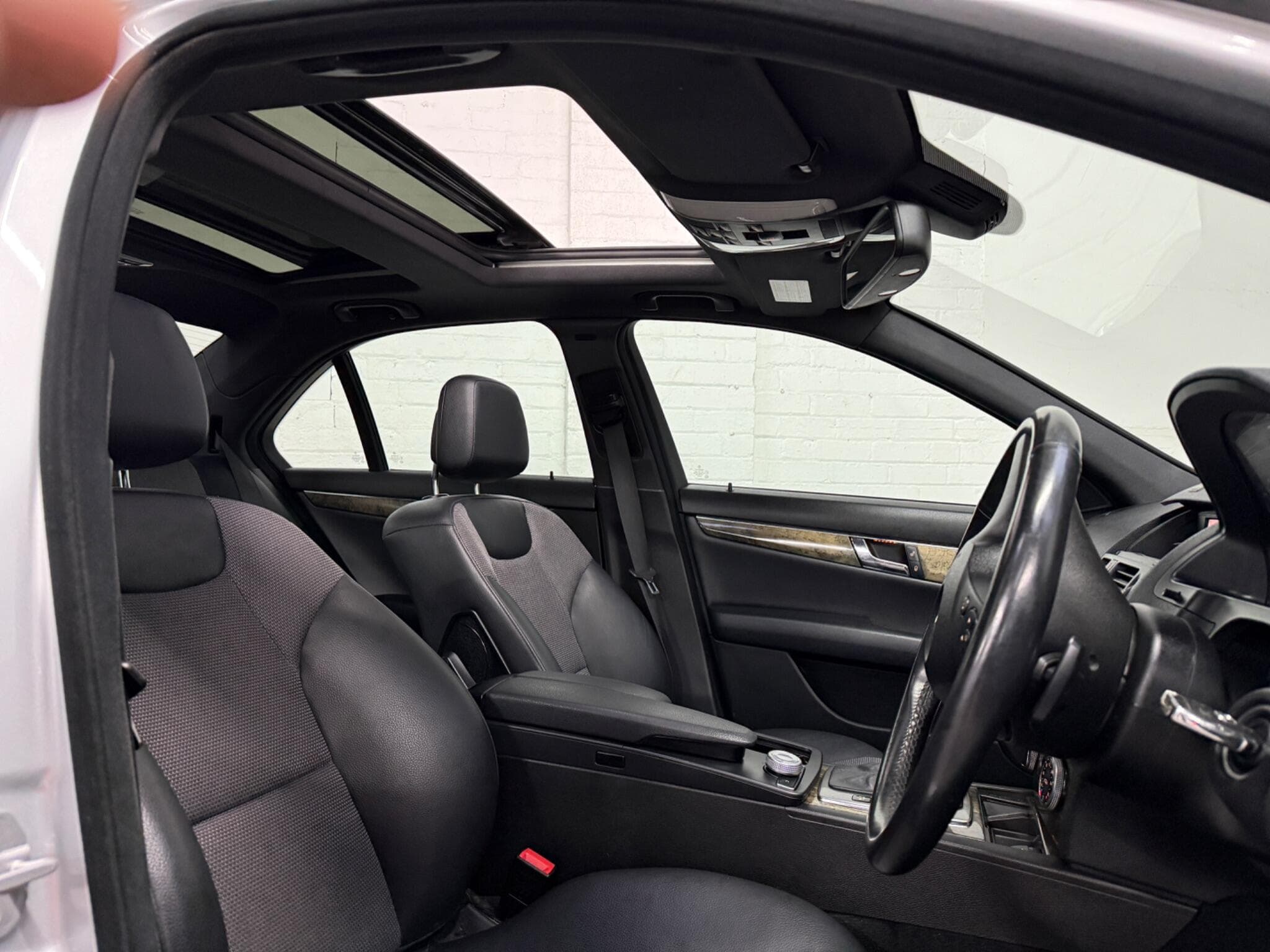 2011 Mercedes-Benz C Class - Image 15