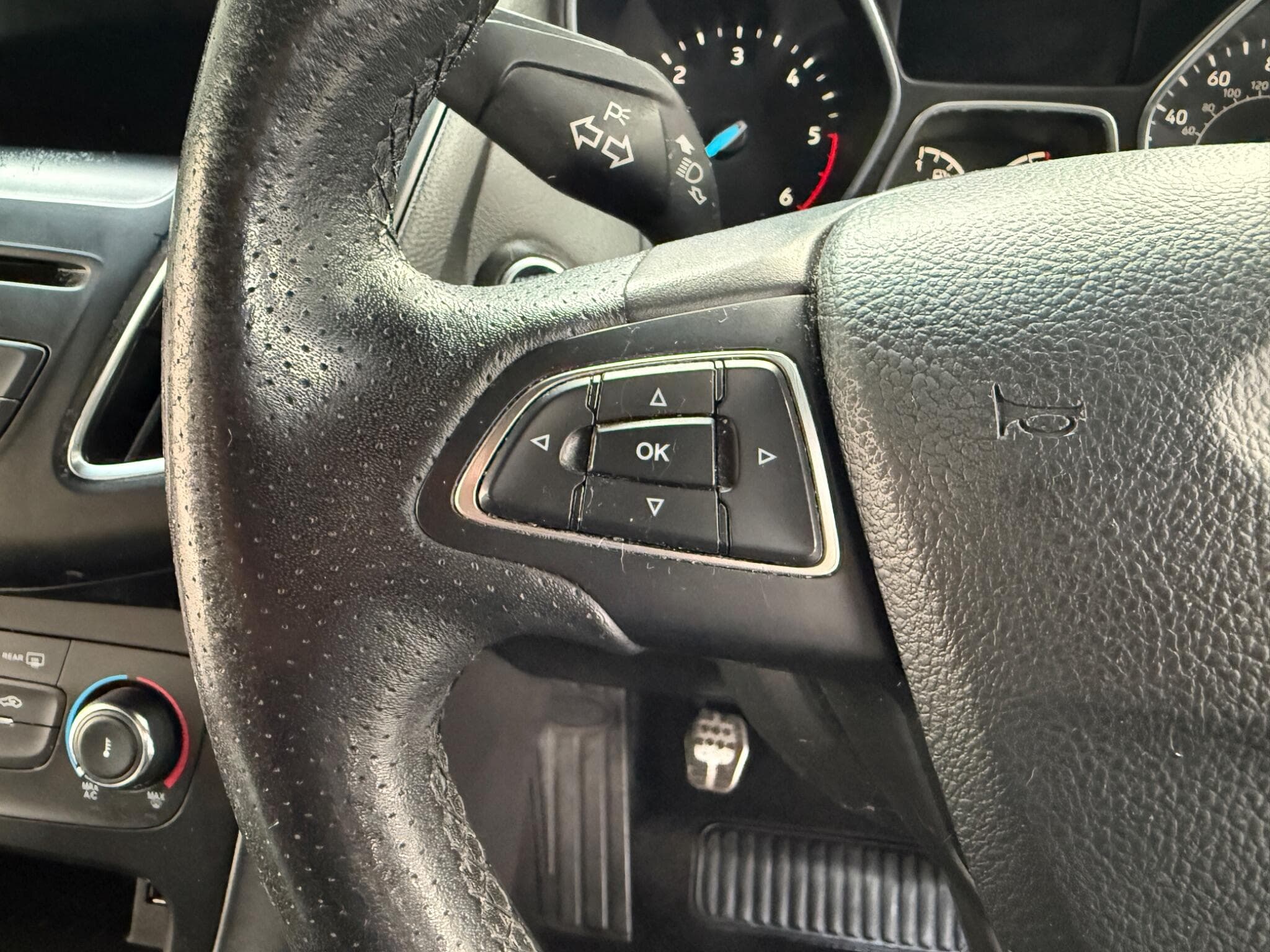 2017 Ford Focus - Image 17
