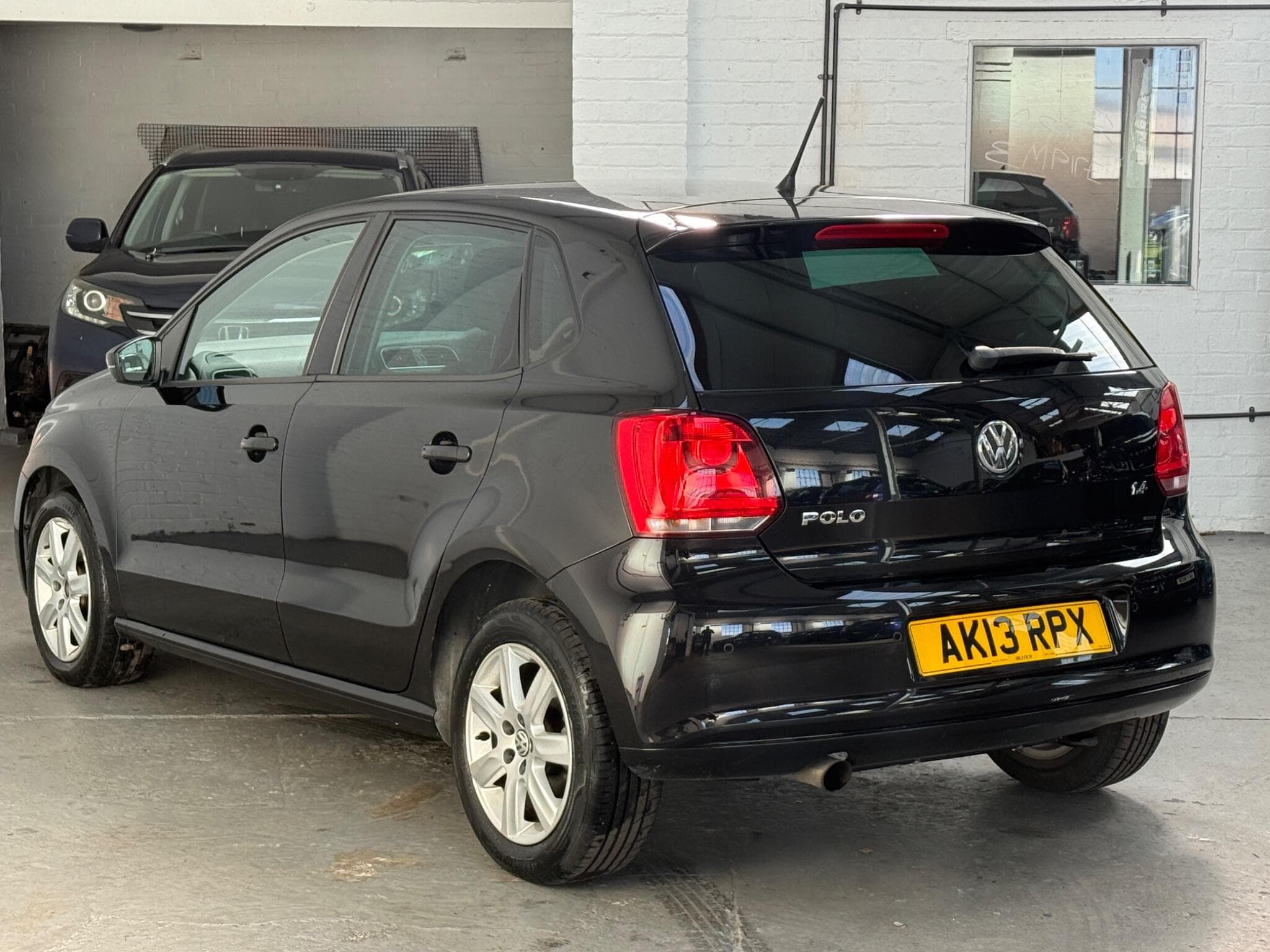 2013 Volkswagen Polo - Image 4
