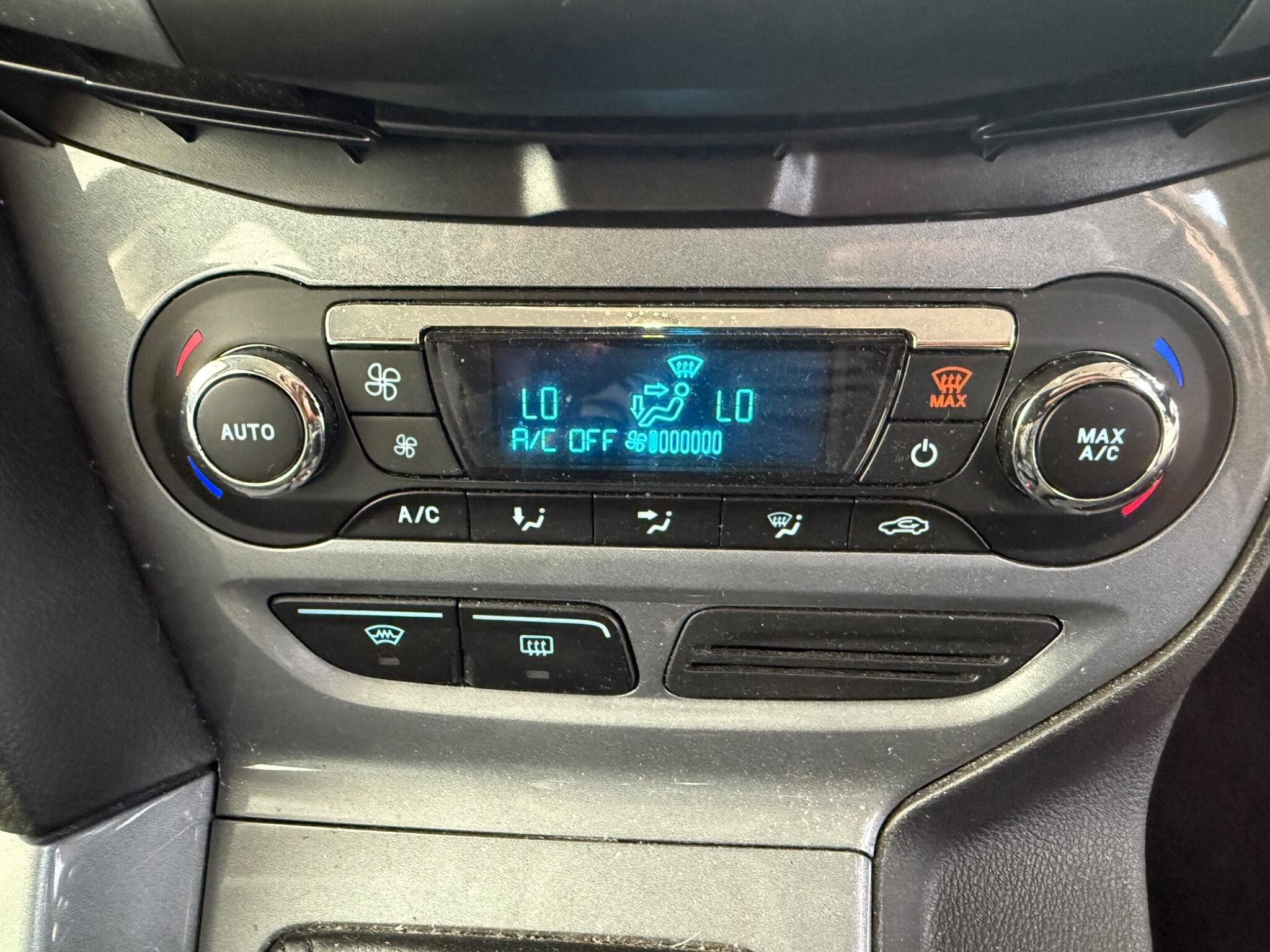 2012 Ford Focus - Image 30