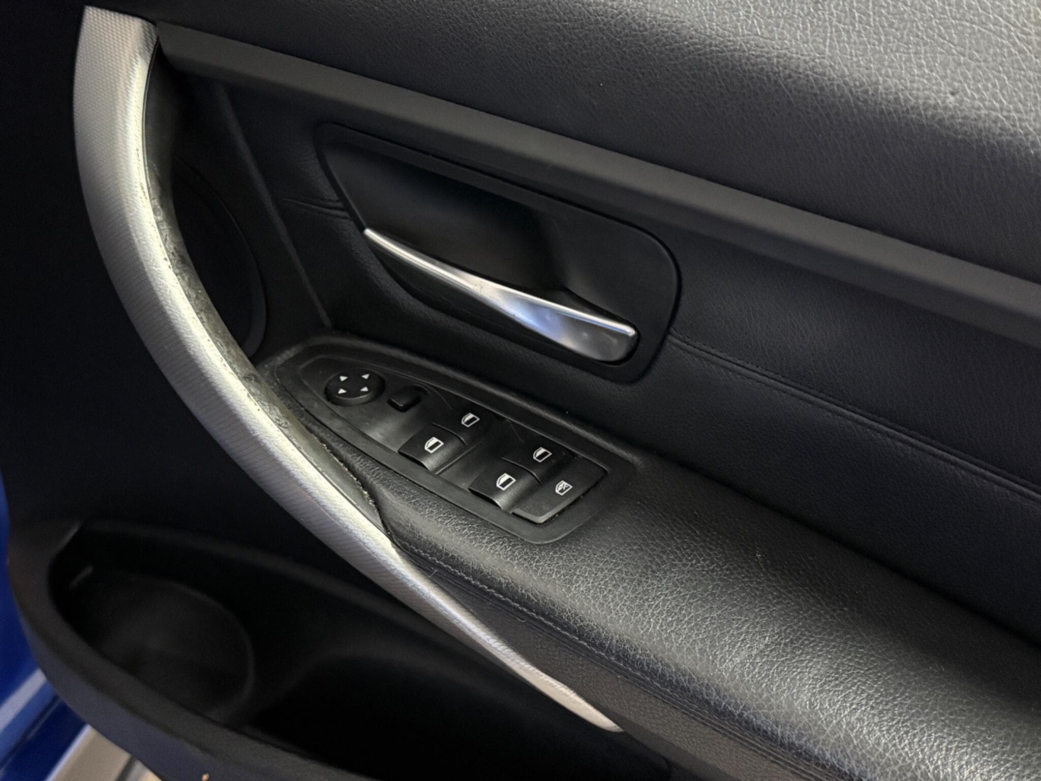 2014 BMW 3 Series - Image 30