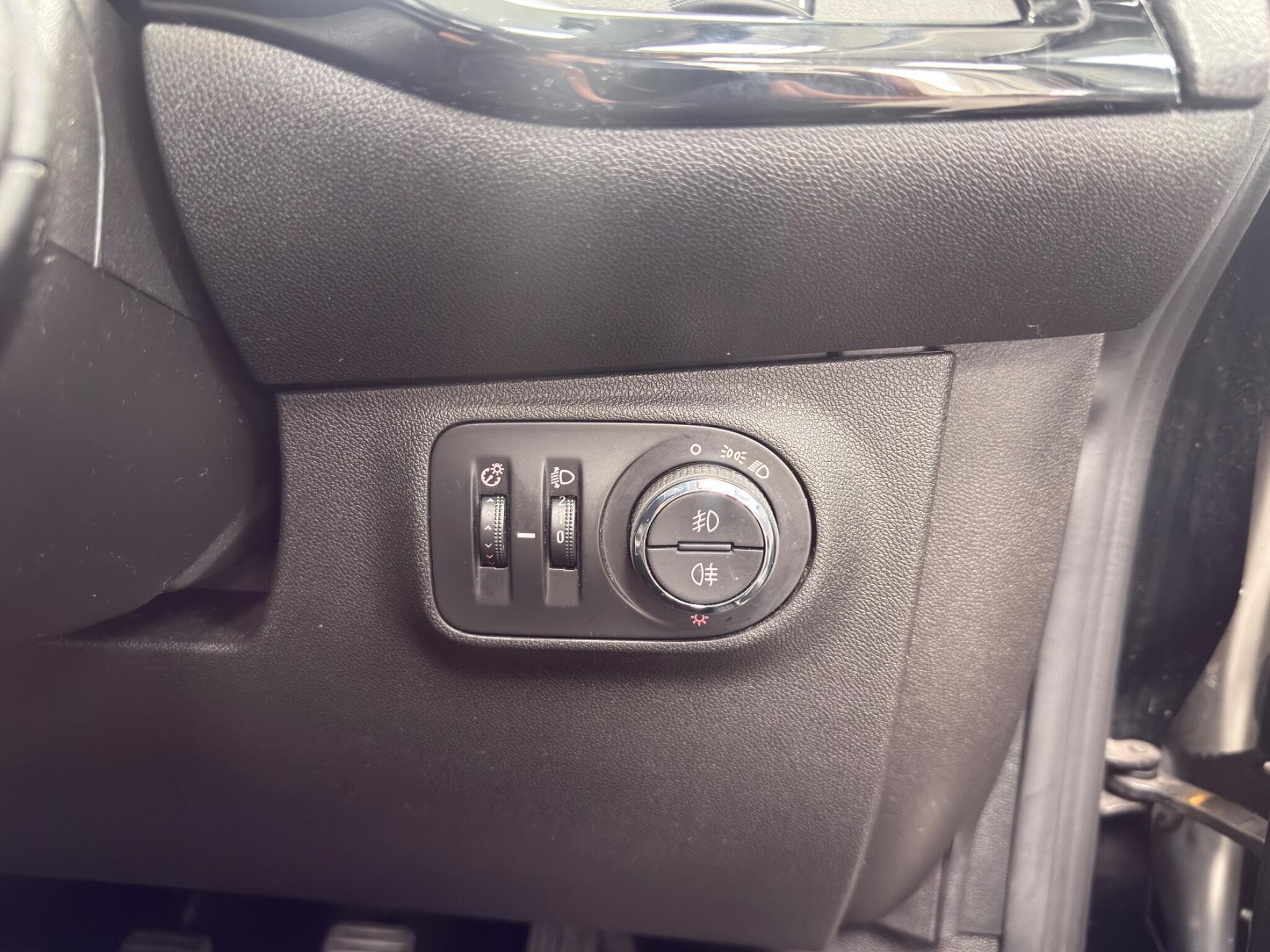 2017 Vauxhall Corsa - Image 16