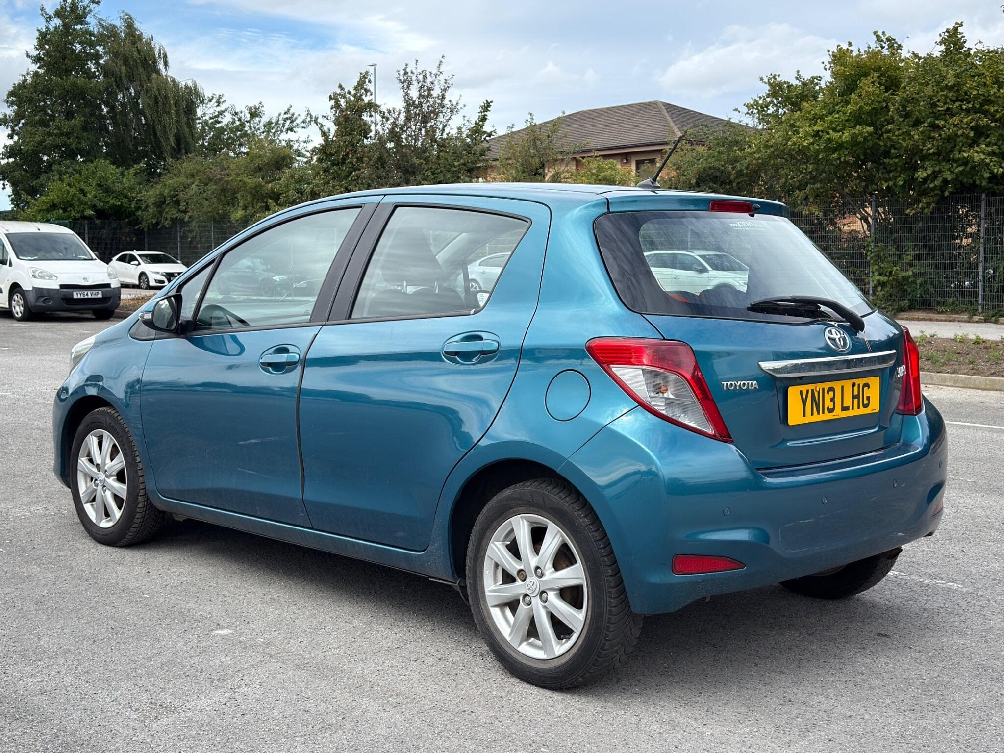 2013 Toyota Yaris - Image 4