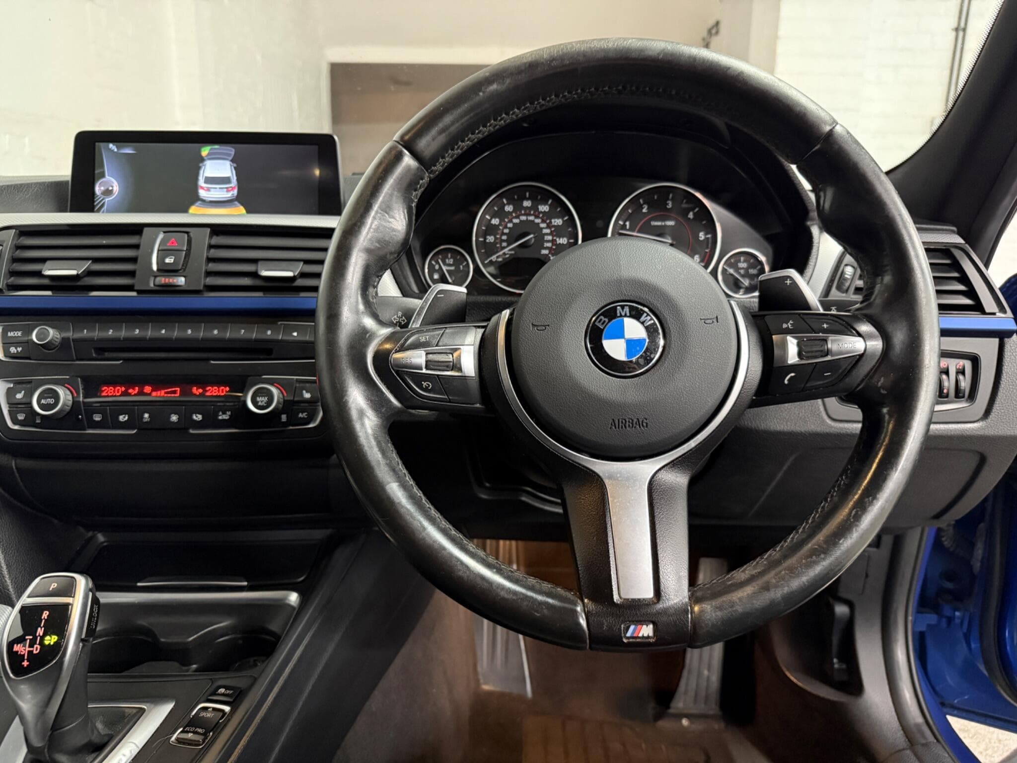 2014 BMW 3 Series - Image 27
