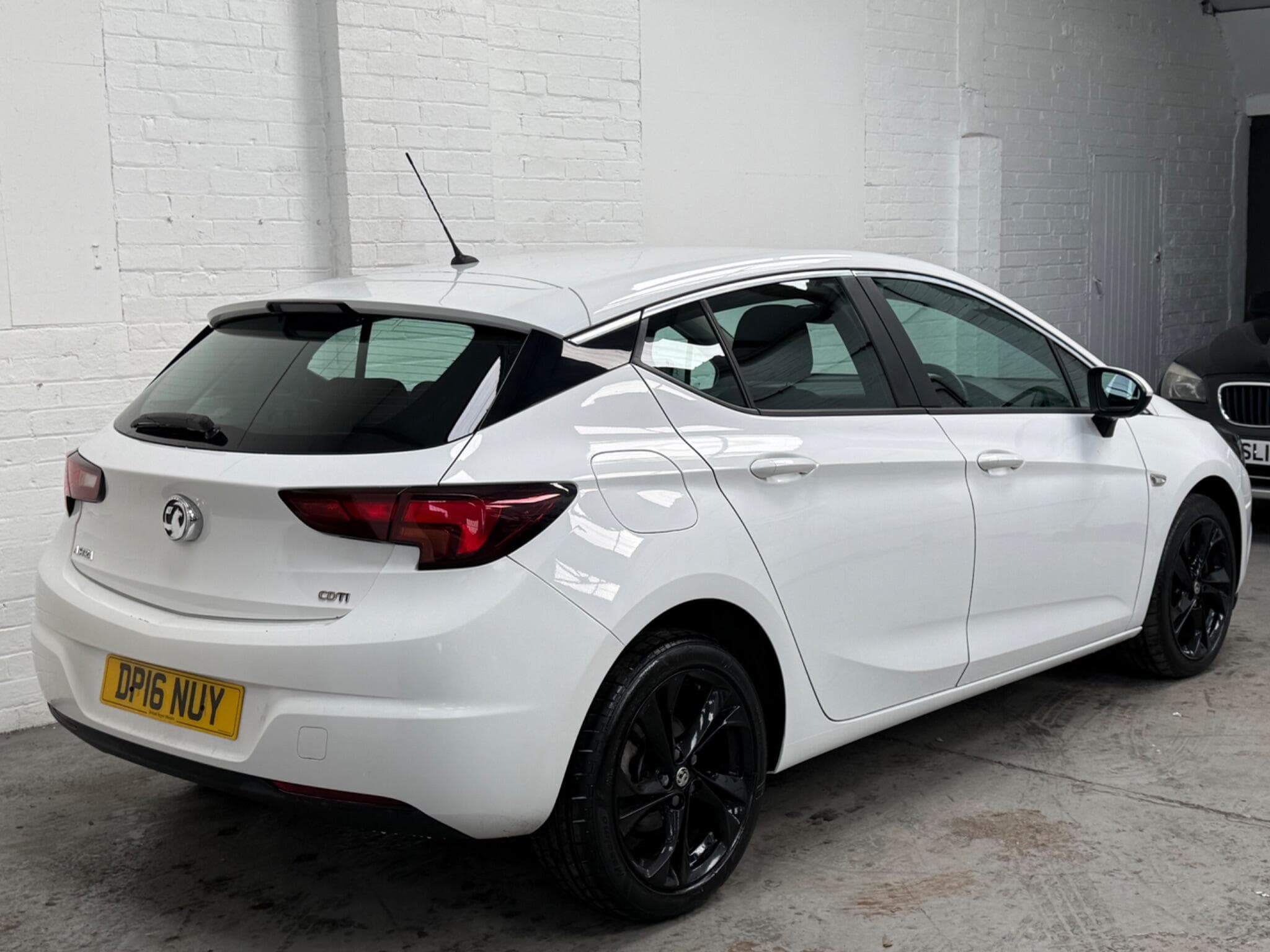 2016 Vauxhall Astra - Image 5