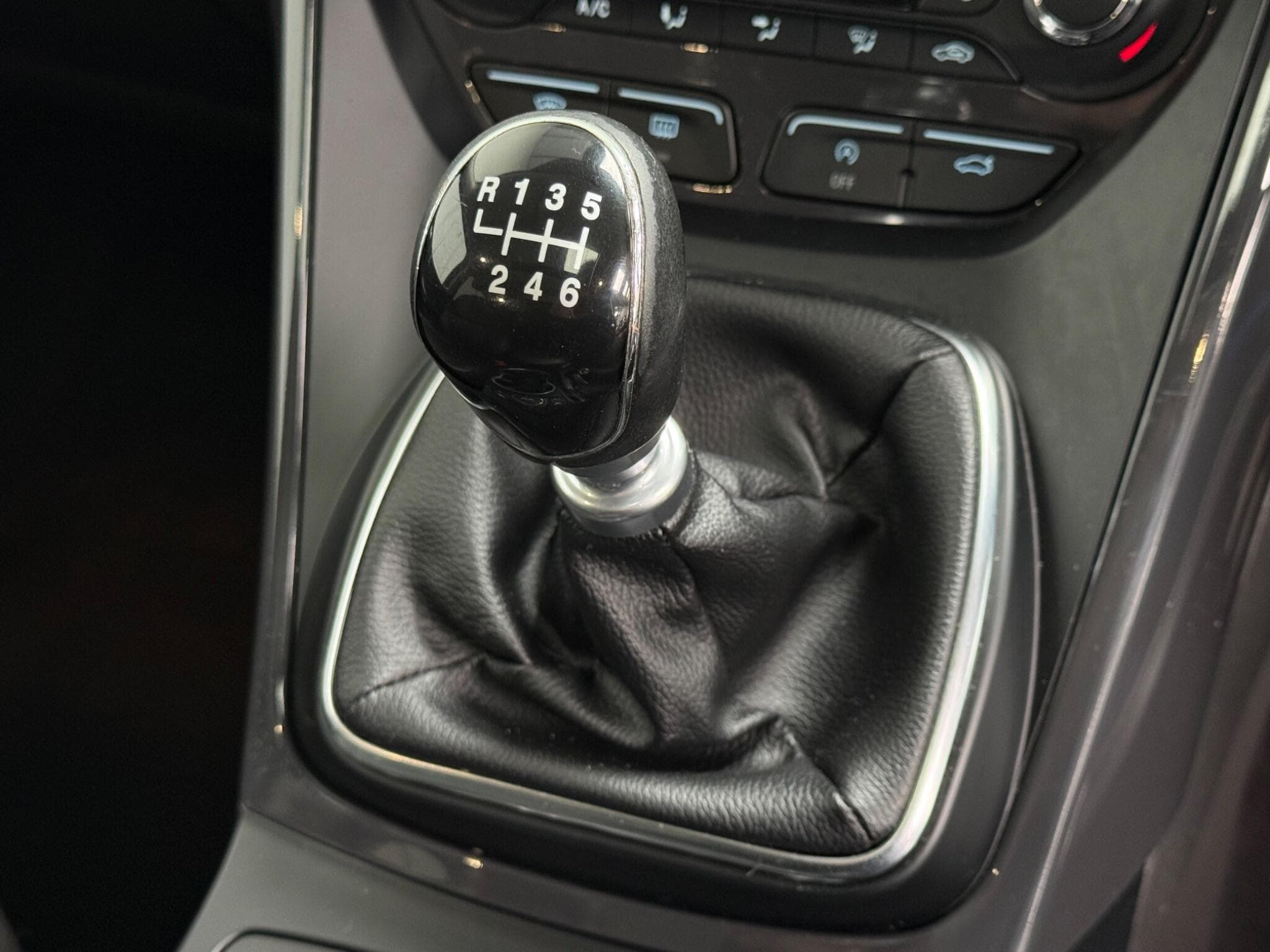 2015 Ford Kuga - Image 29