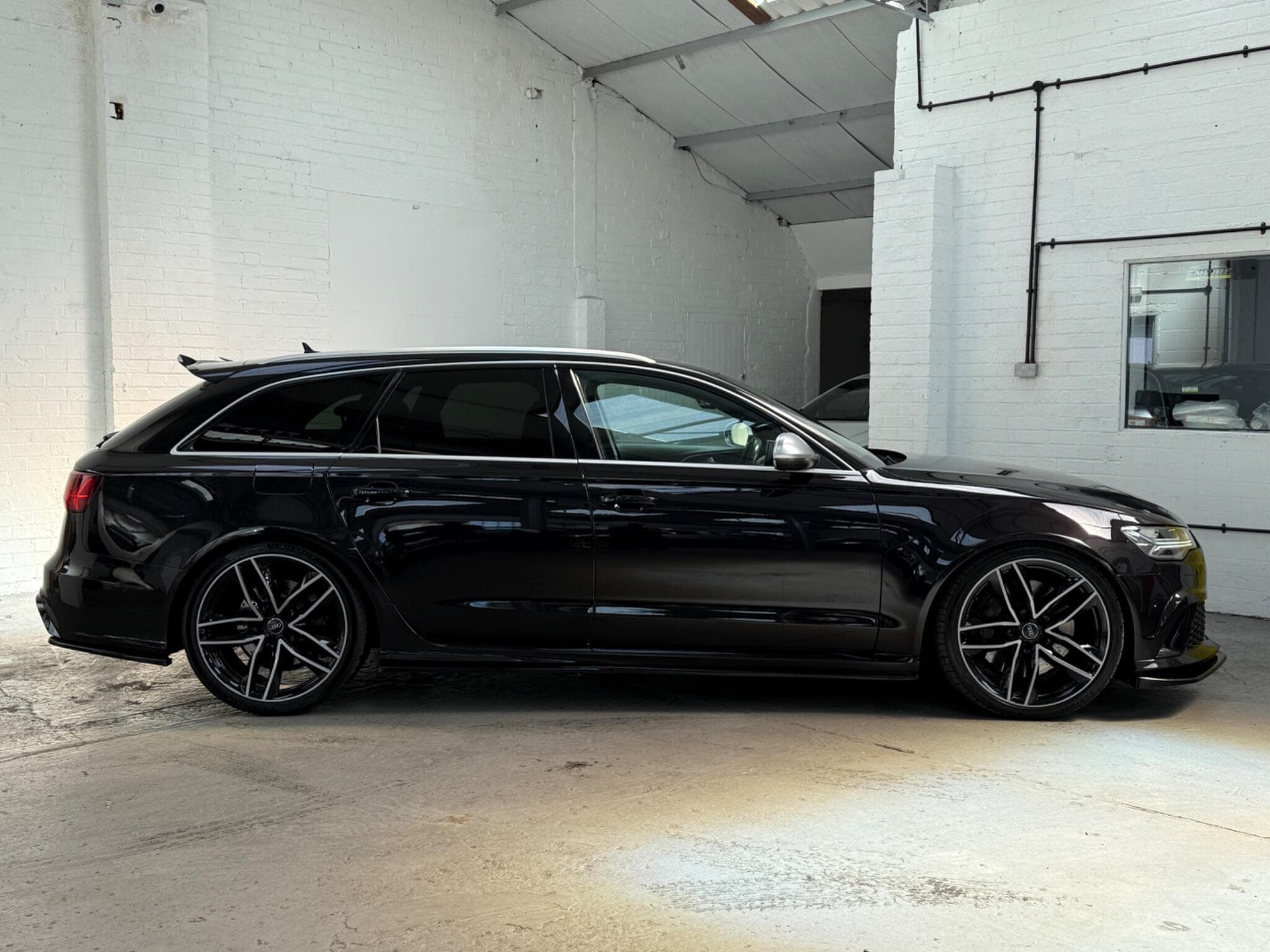 2017 Audi RS6 Avant - Image 12