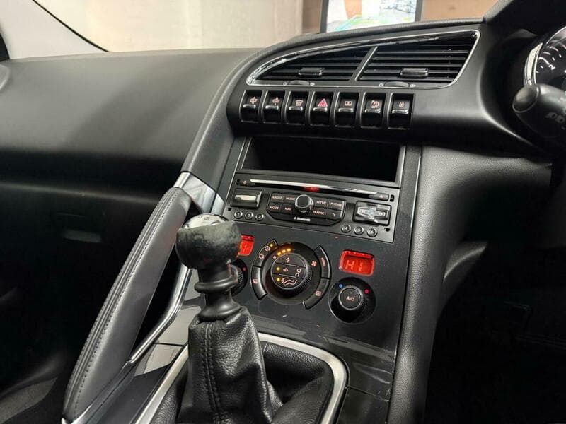 2015 Peugeot 3008 - Image 14