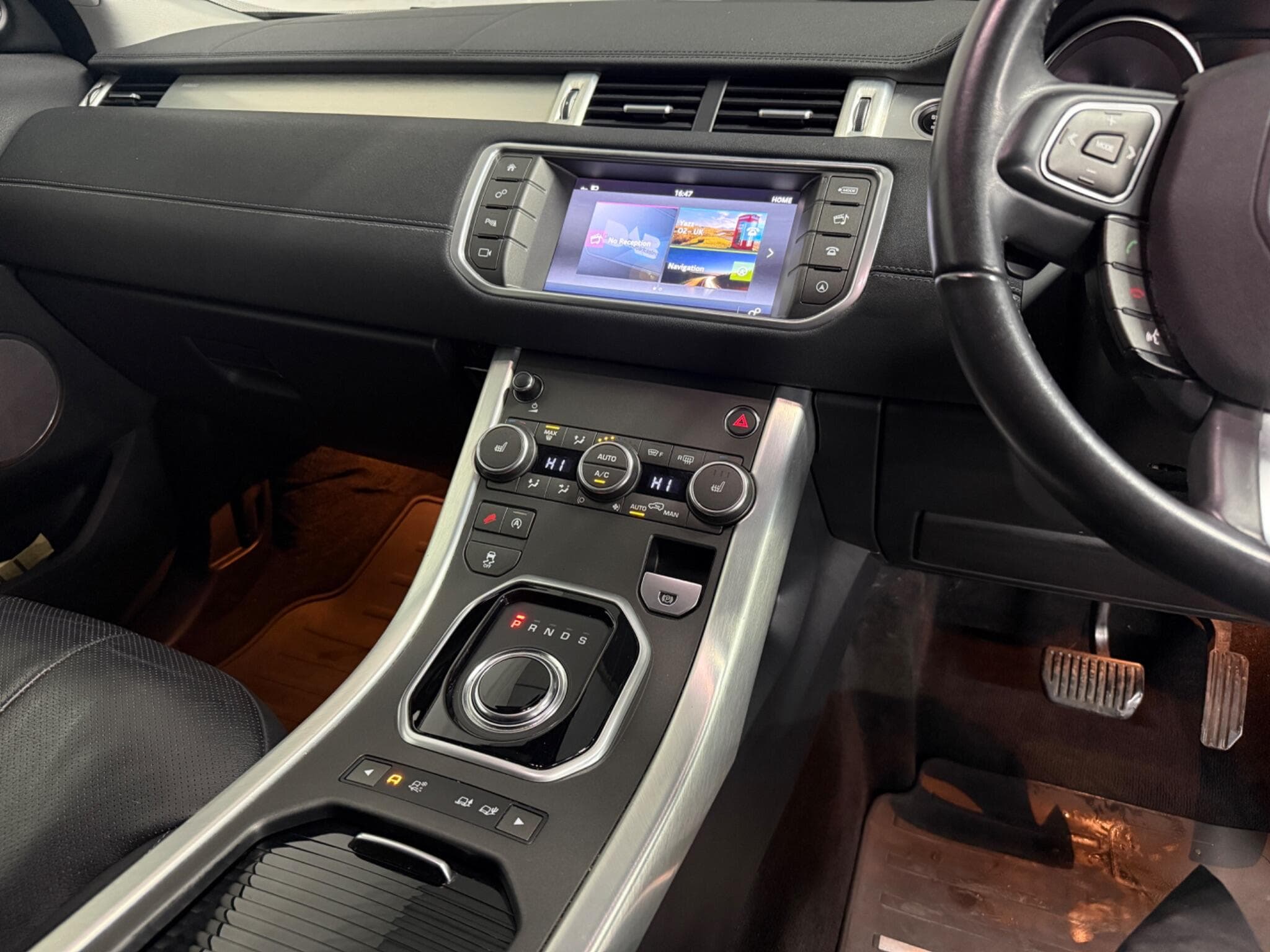 2017 Land Rover Range Rover Evoque - Image 25