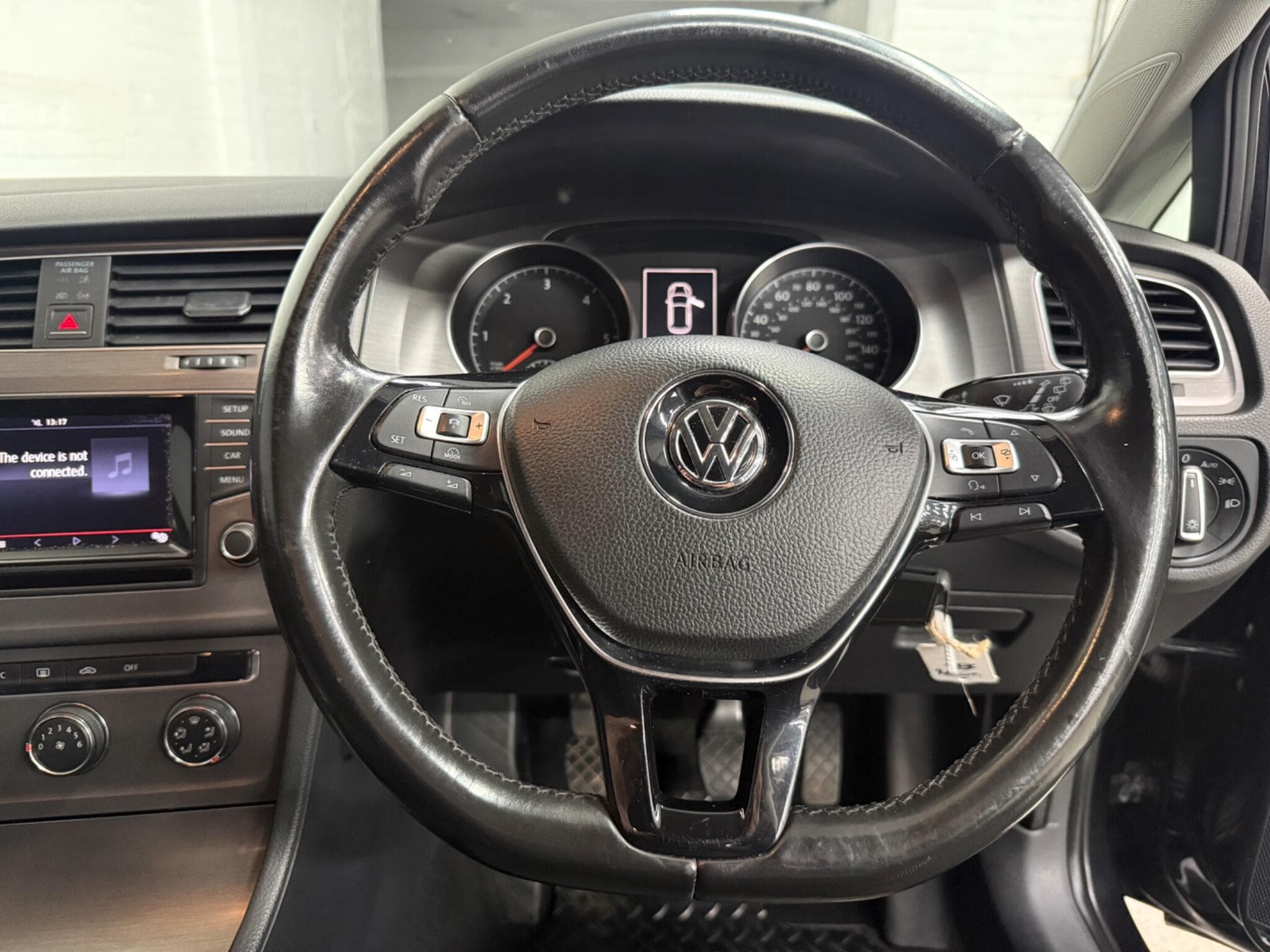 2013 Volkswagen Golf - Image 18