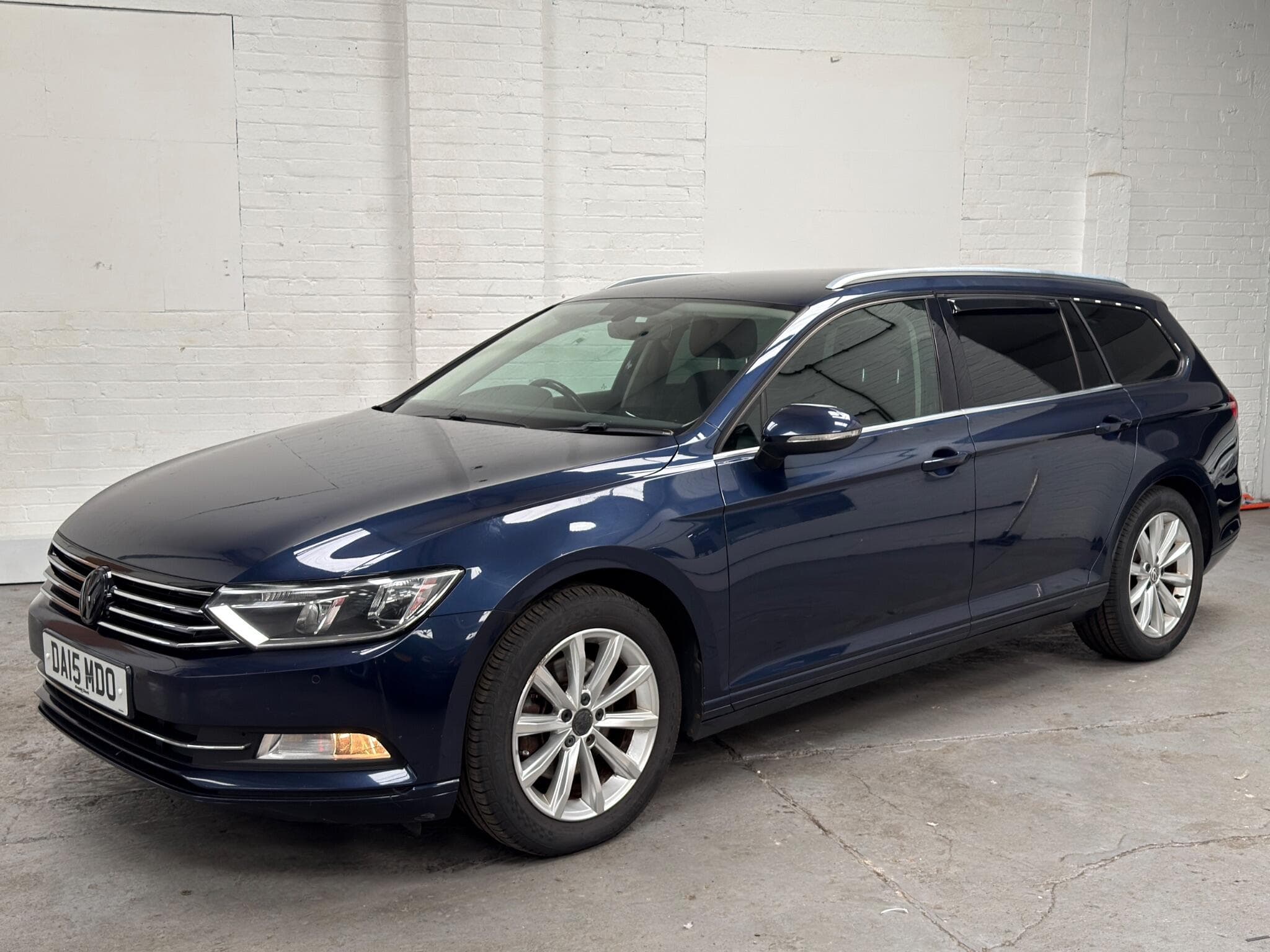 2015 Volkswagen Passat - Image 5