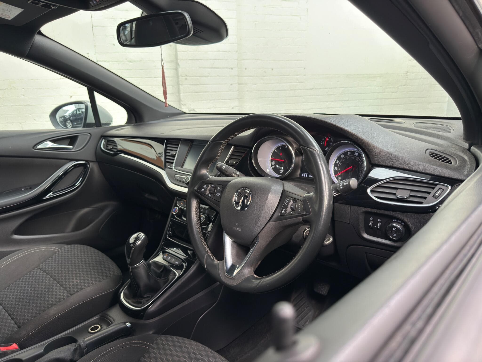 2016 Vauxhall Astra - Image 14