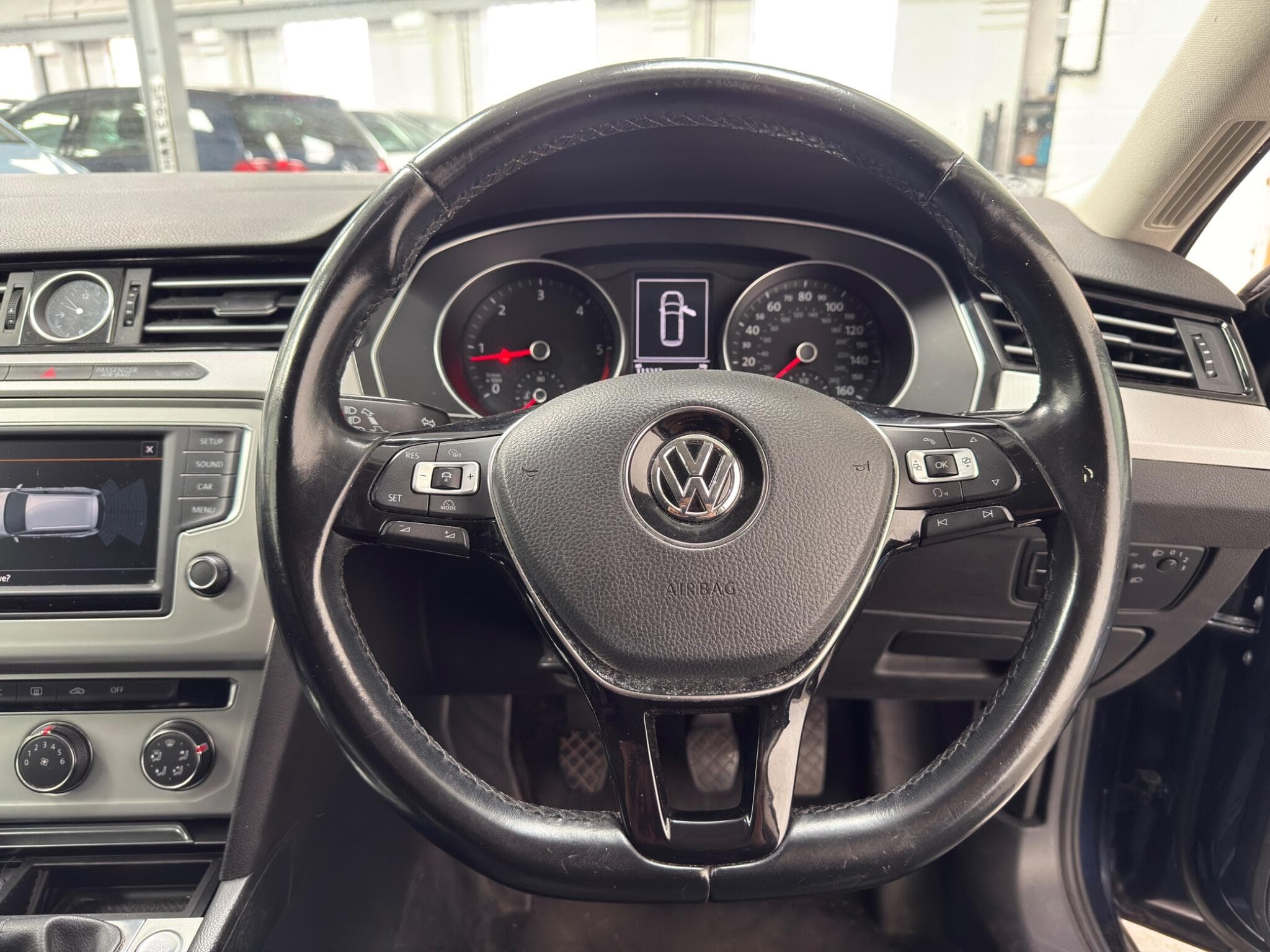 2015 Volkswagen Passat - Image 18