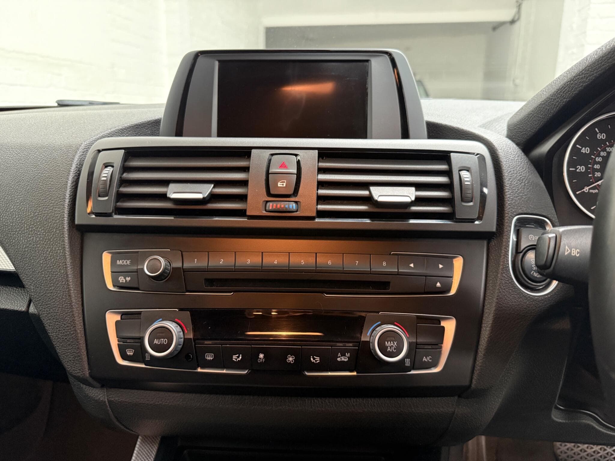 2014 BMW 1 Series - Image 25