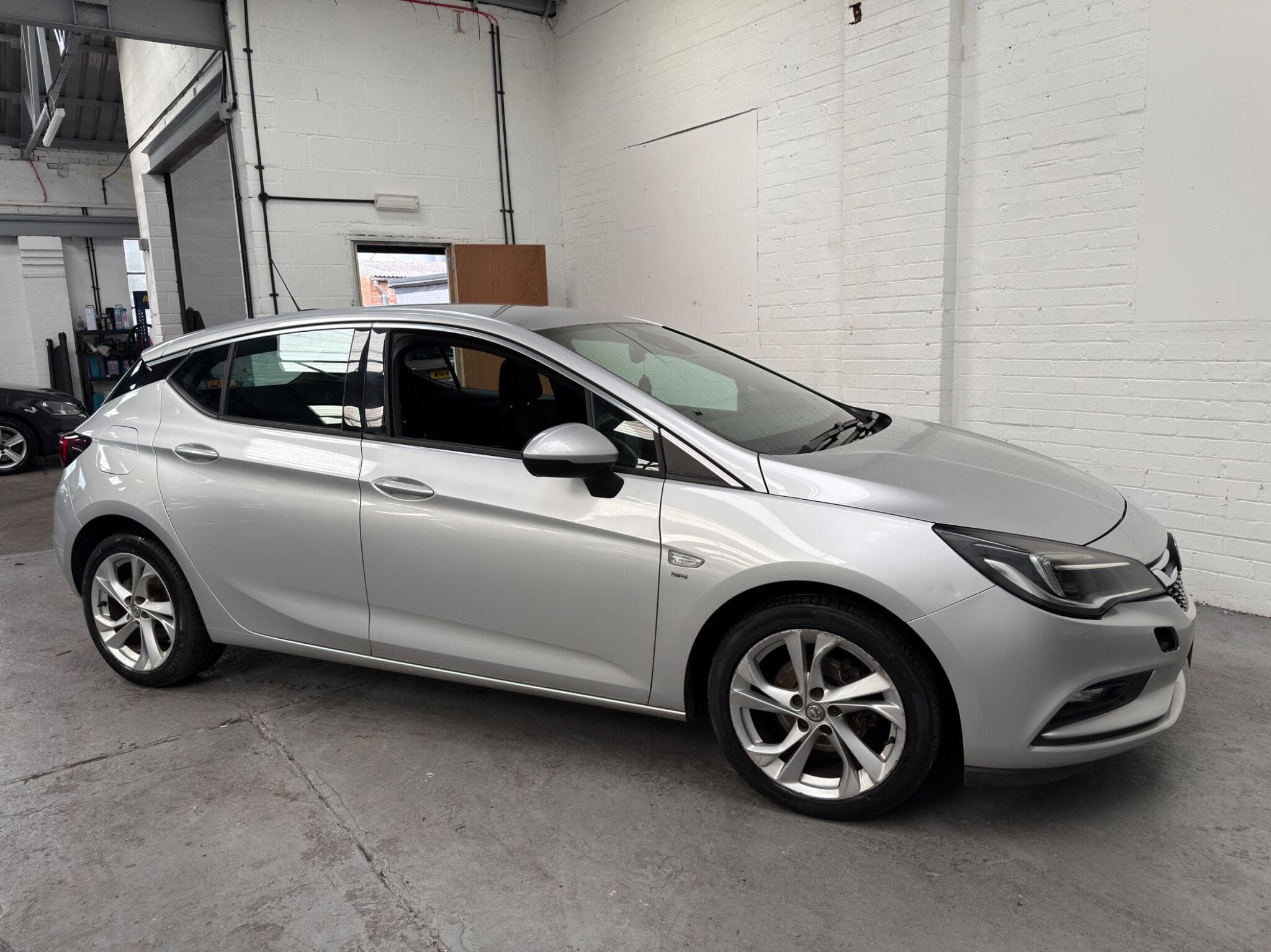 2016 Vauxhall Astra - Image 10