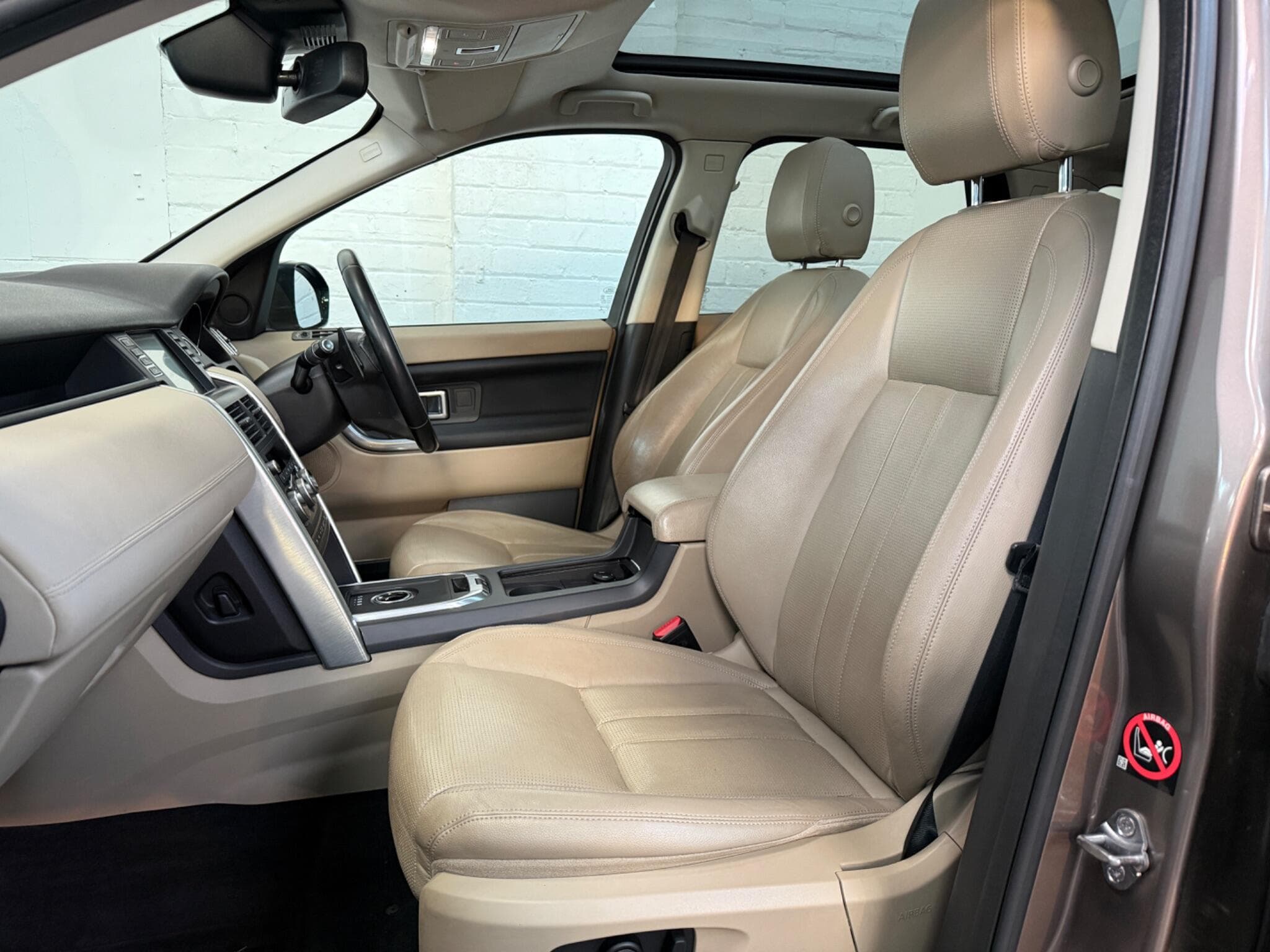 2015 Land Rover Discovery Sport - Image 24