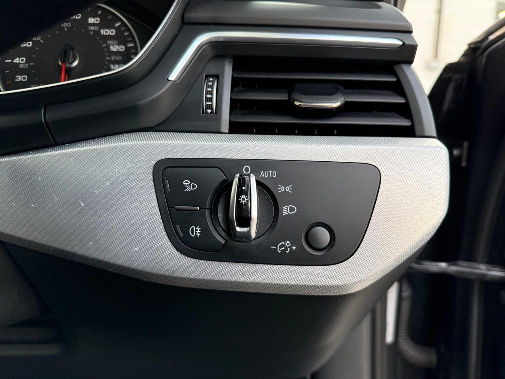 2017 Audi A4 Avant - Image 21