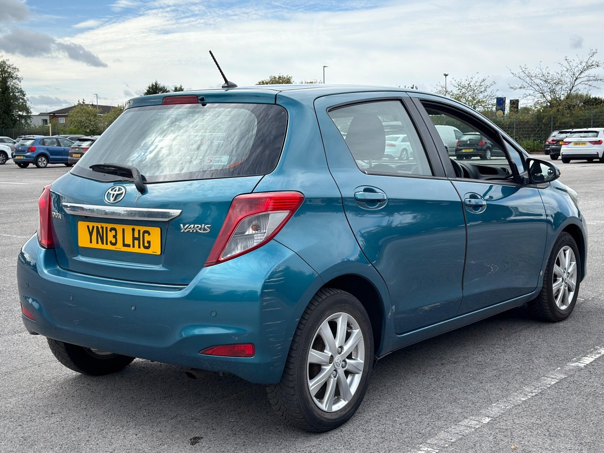 2013 Toyota Yaris - Image 7
