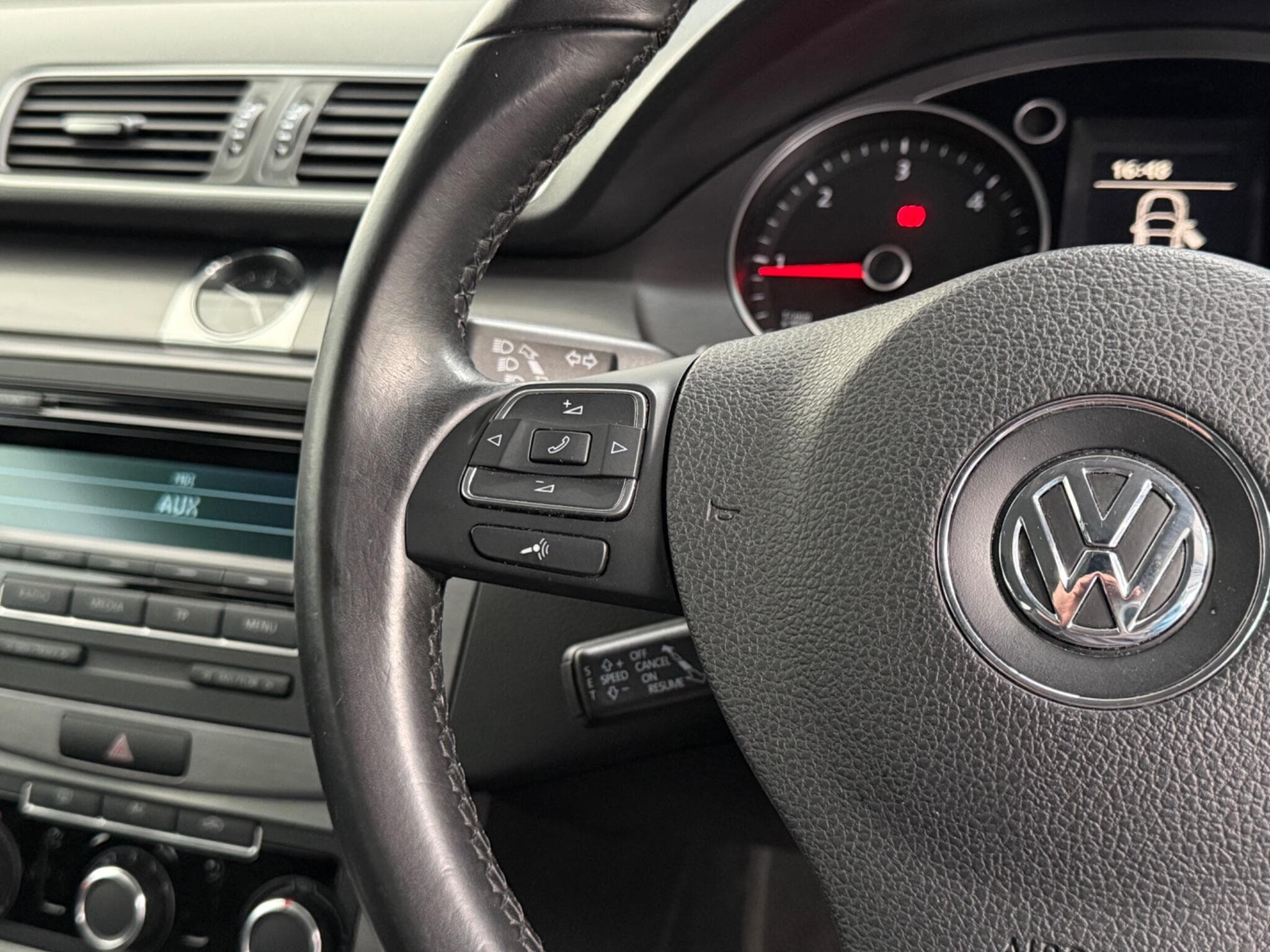 2012 Volkswagen Passat - Image 19