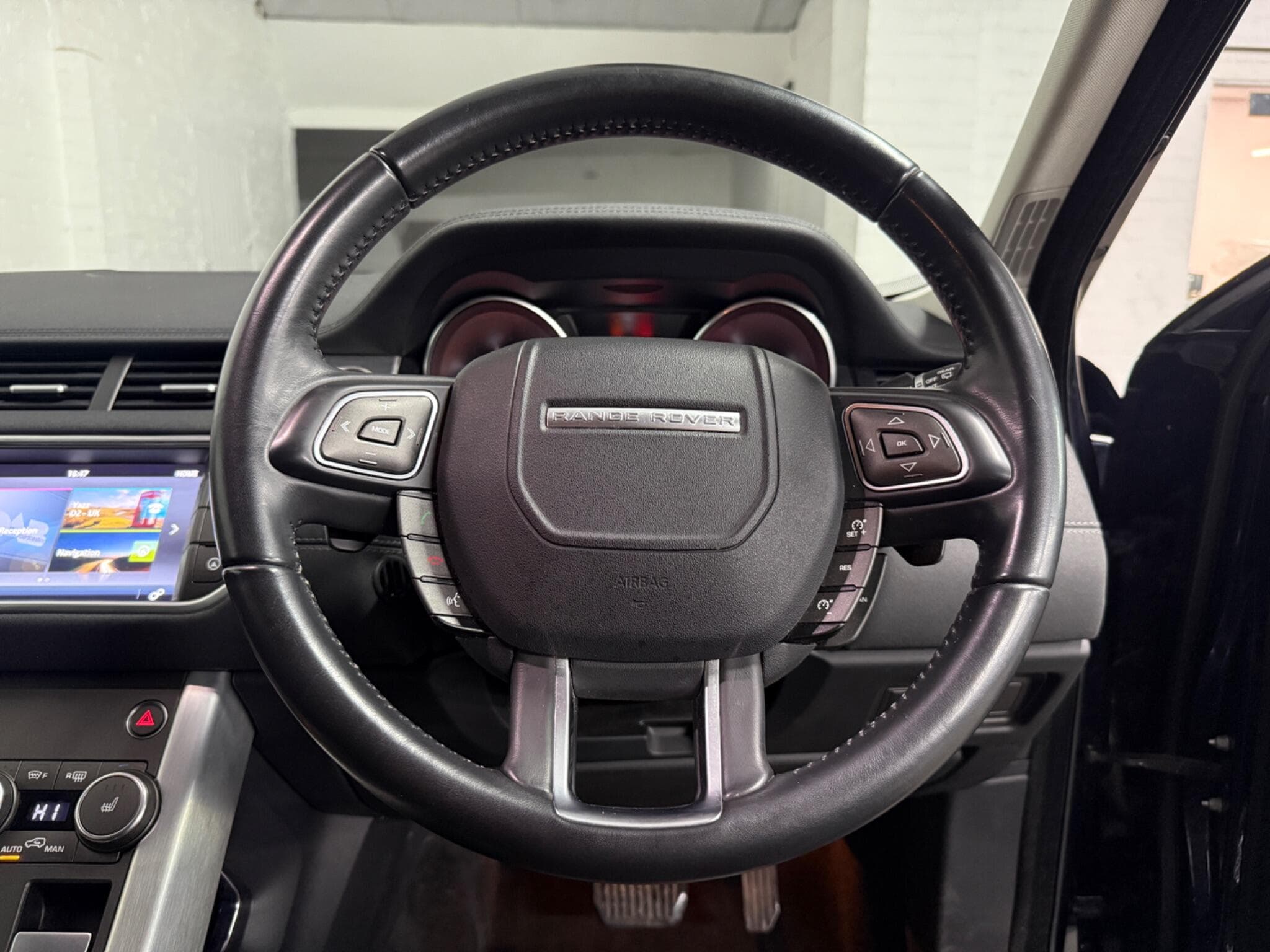 2017 Land Rover Range Rover Evoque - Image 26