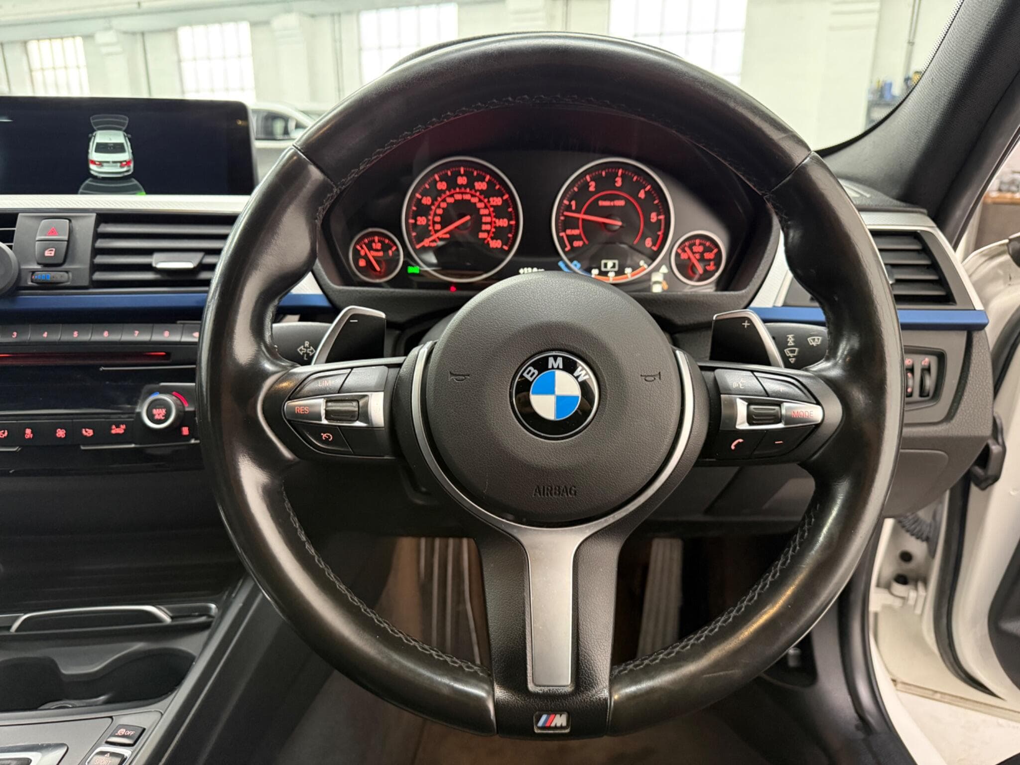 2015 BMW 3 Series - Image 33