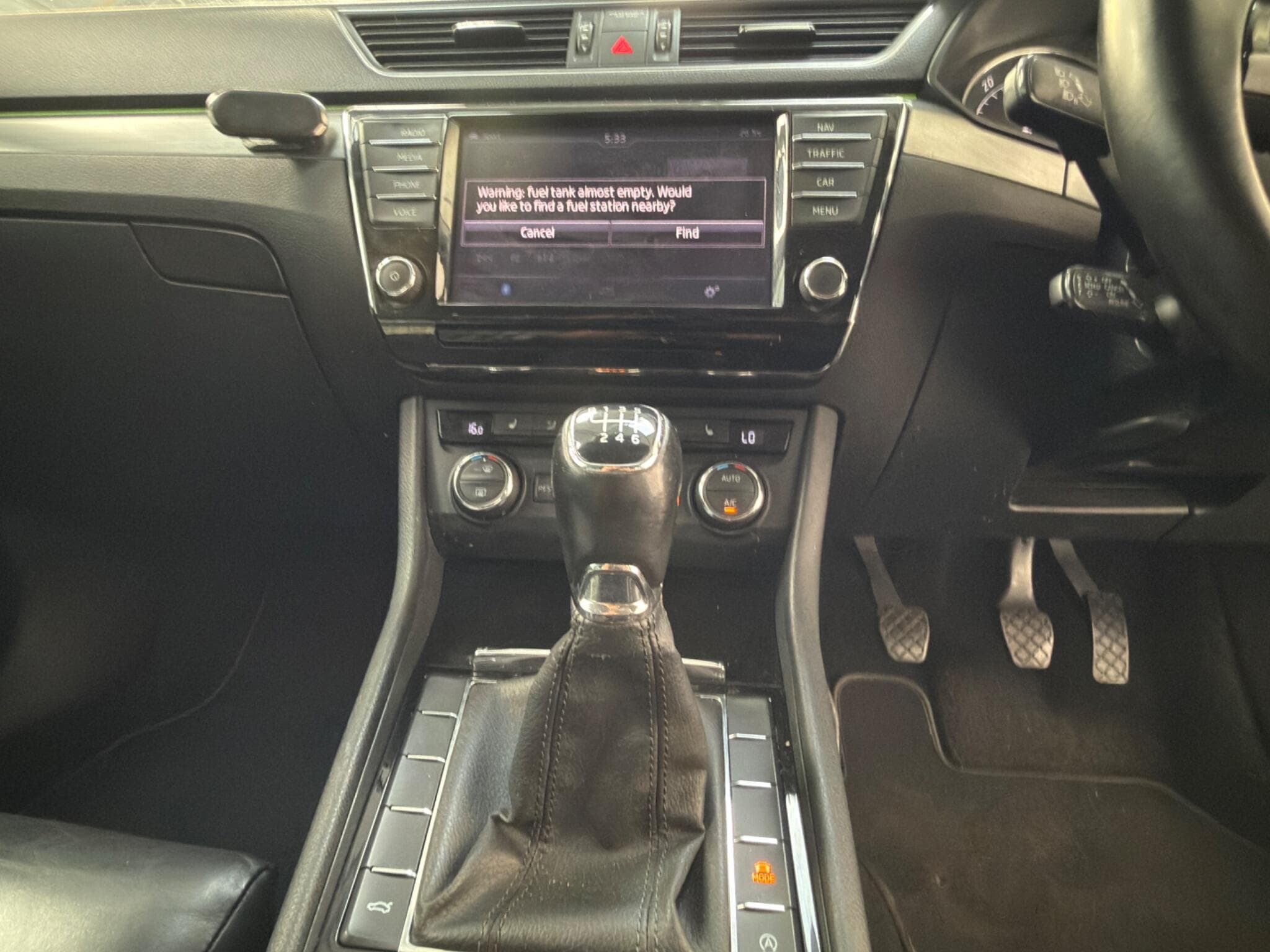 2016 Skoda Superb - Image 23