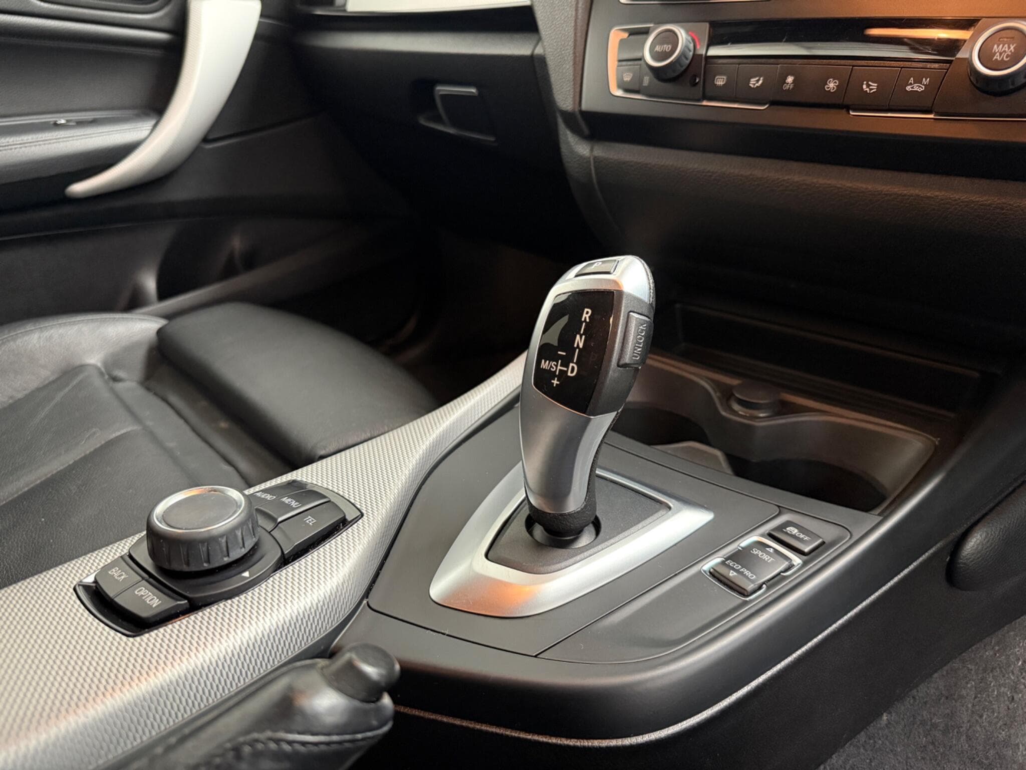 2014 BMW 1 Series - Image 16