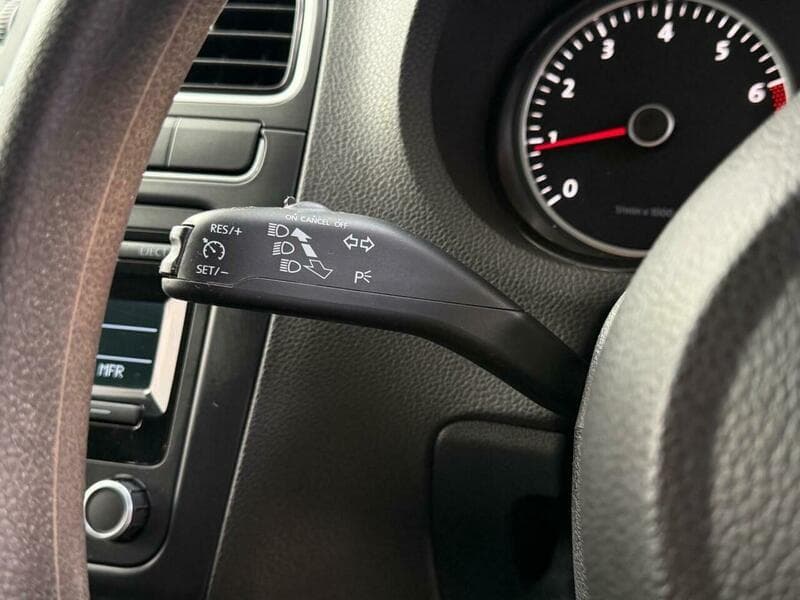 2014 Volkswagen Polo - Image 23