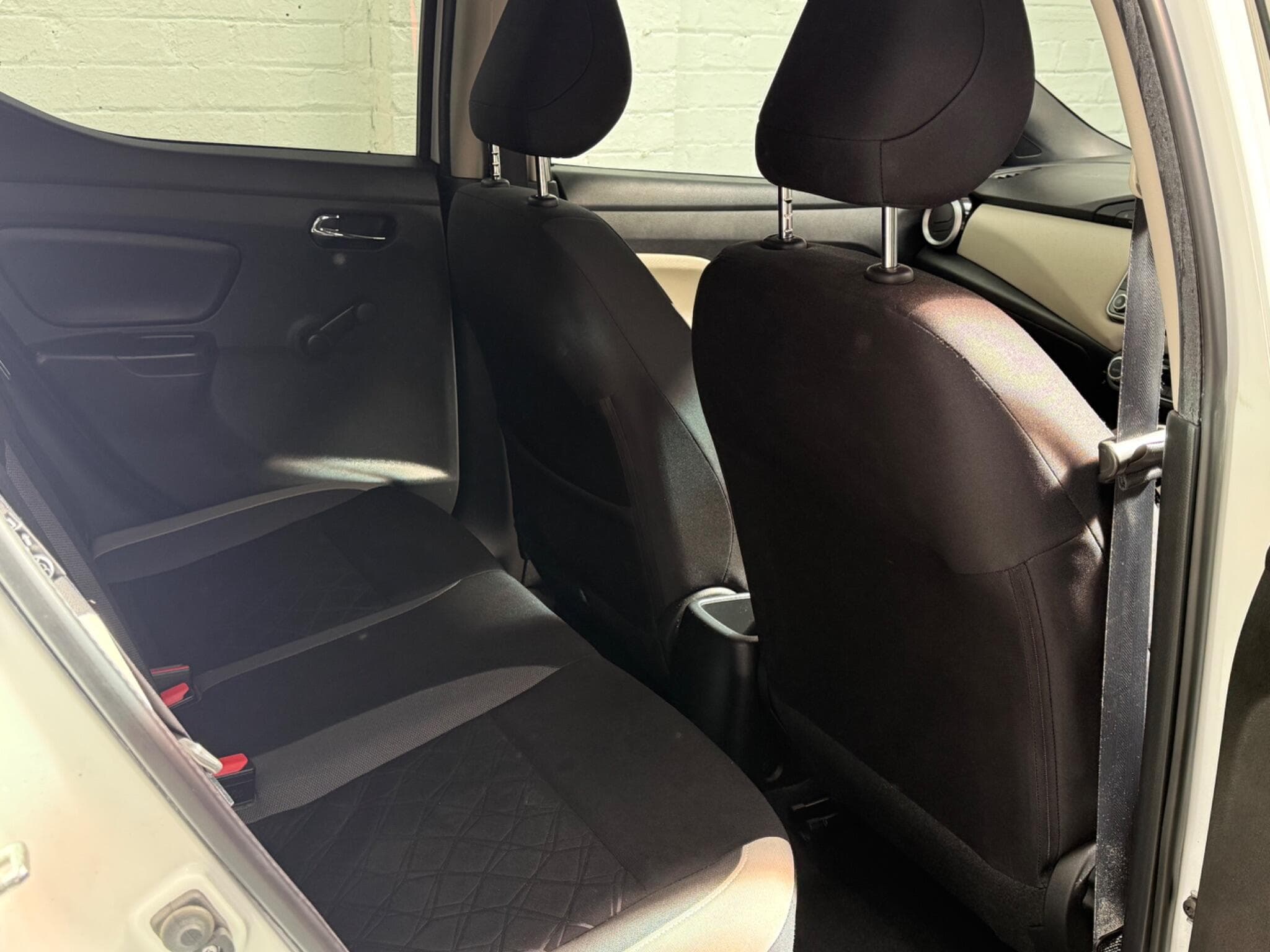 2017 Nissan Micra - Image 30