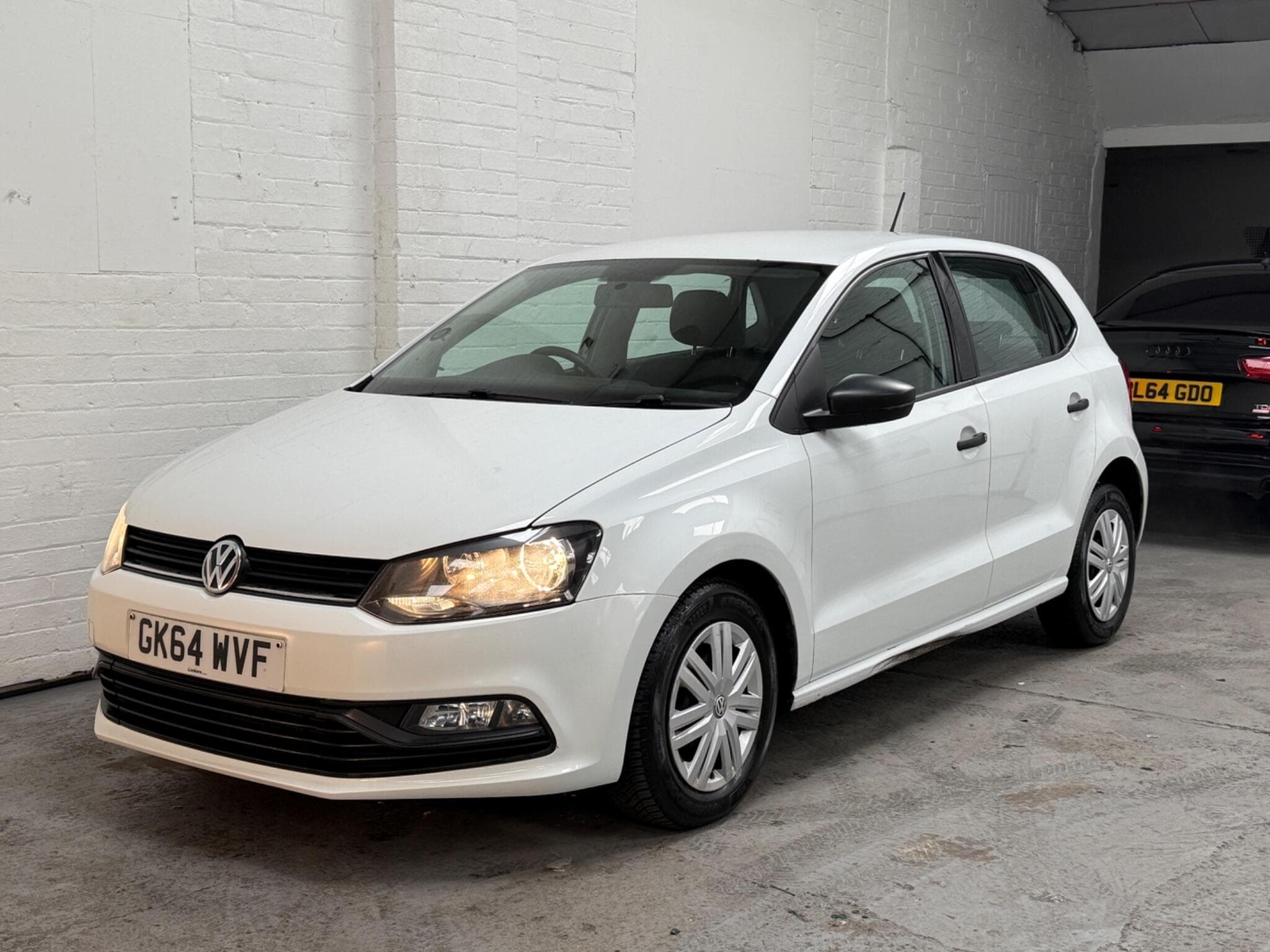 2014 Volkswagen Polo - Image 4