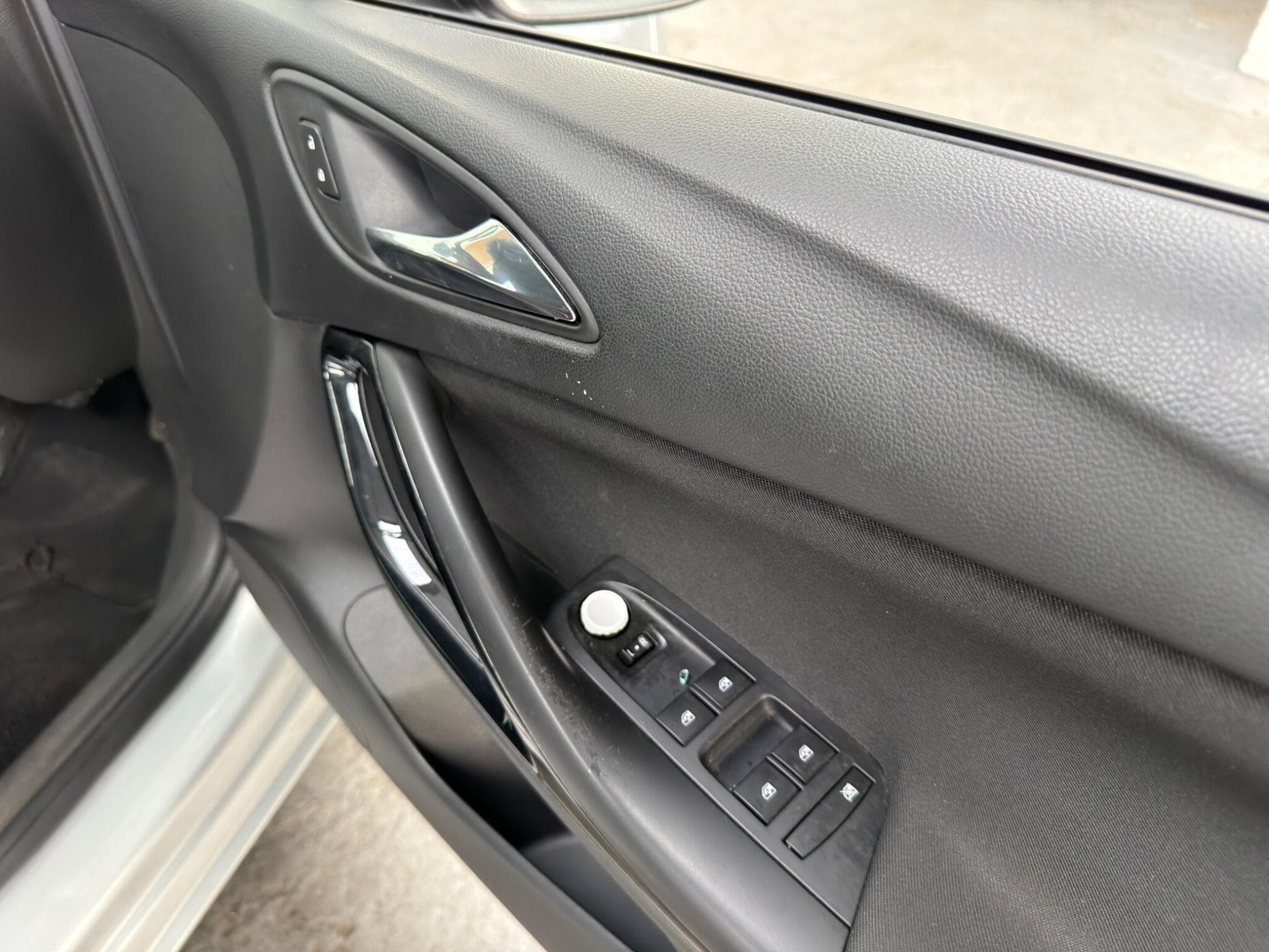2016 Vauxhall Astra - Image 22