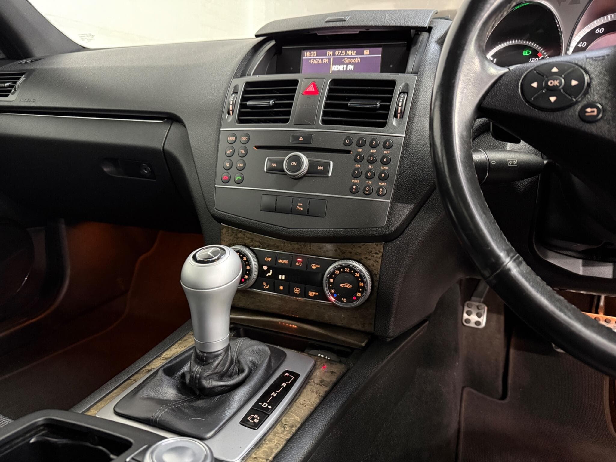 2011 Mercedes-Benz C Class - Image 13