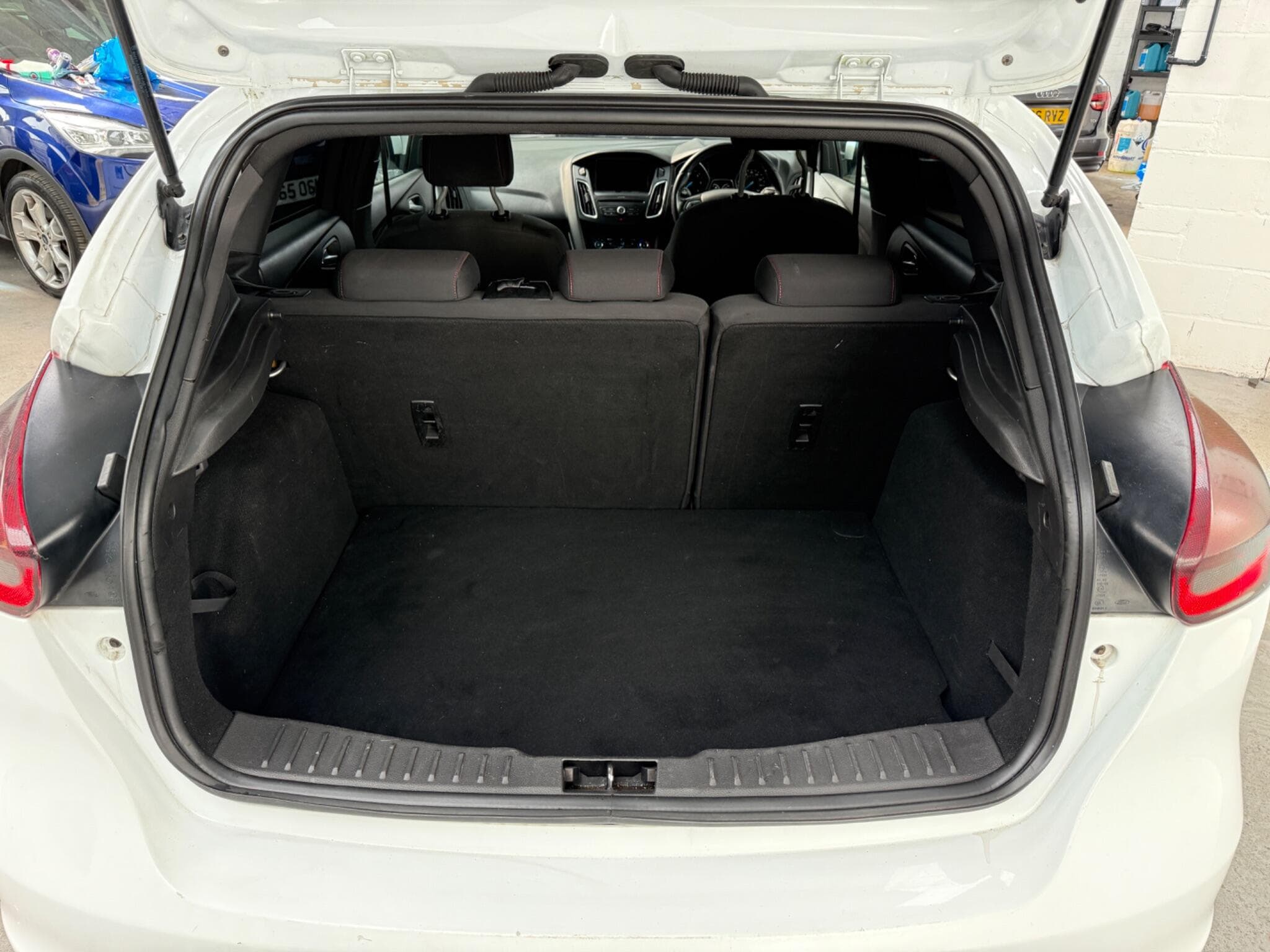 2017 Ford Focus - Image 22