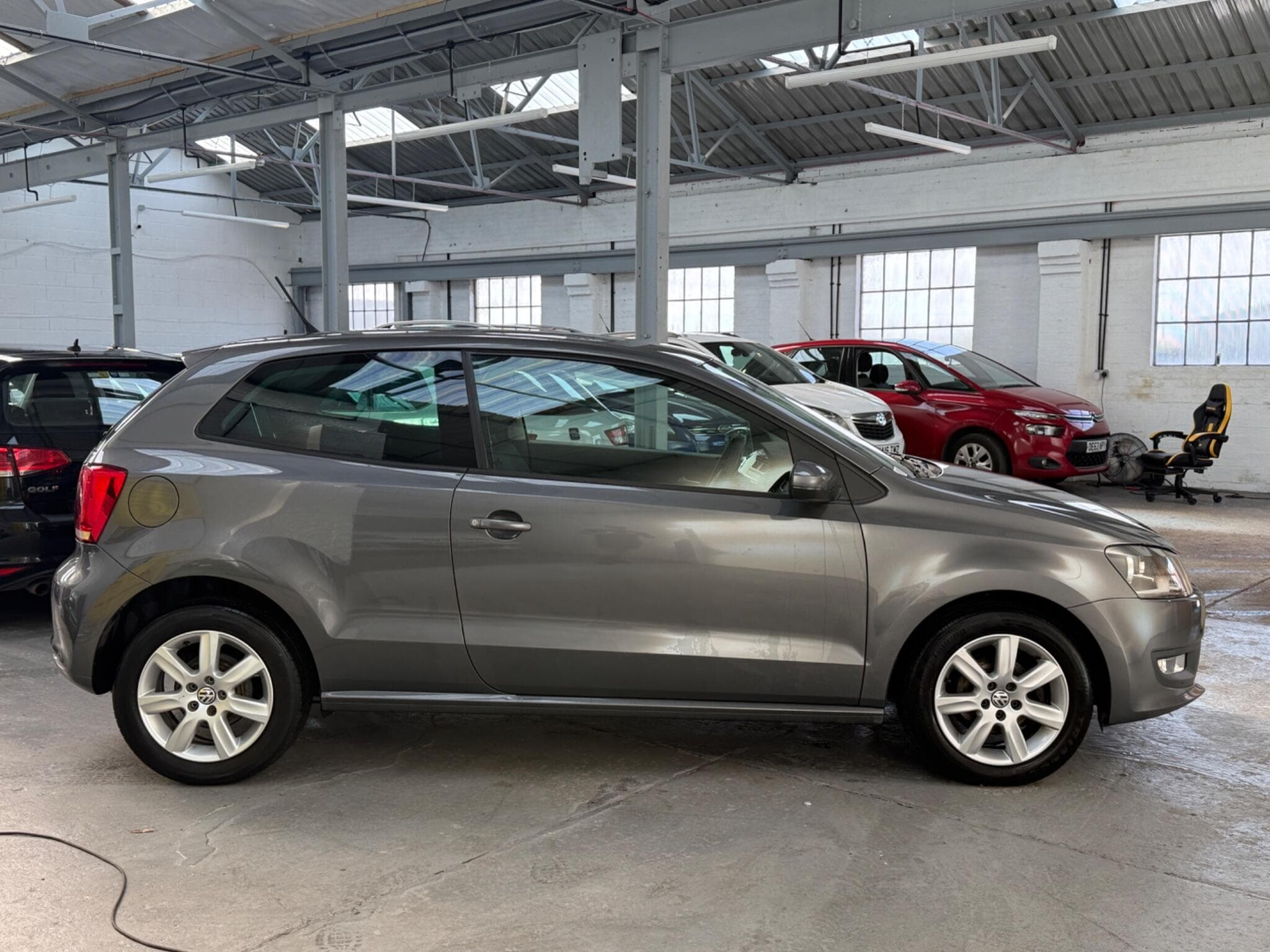 2013 Volkswagen Polo - Image 8