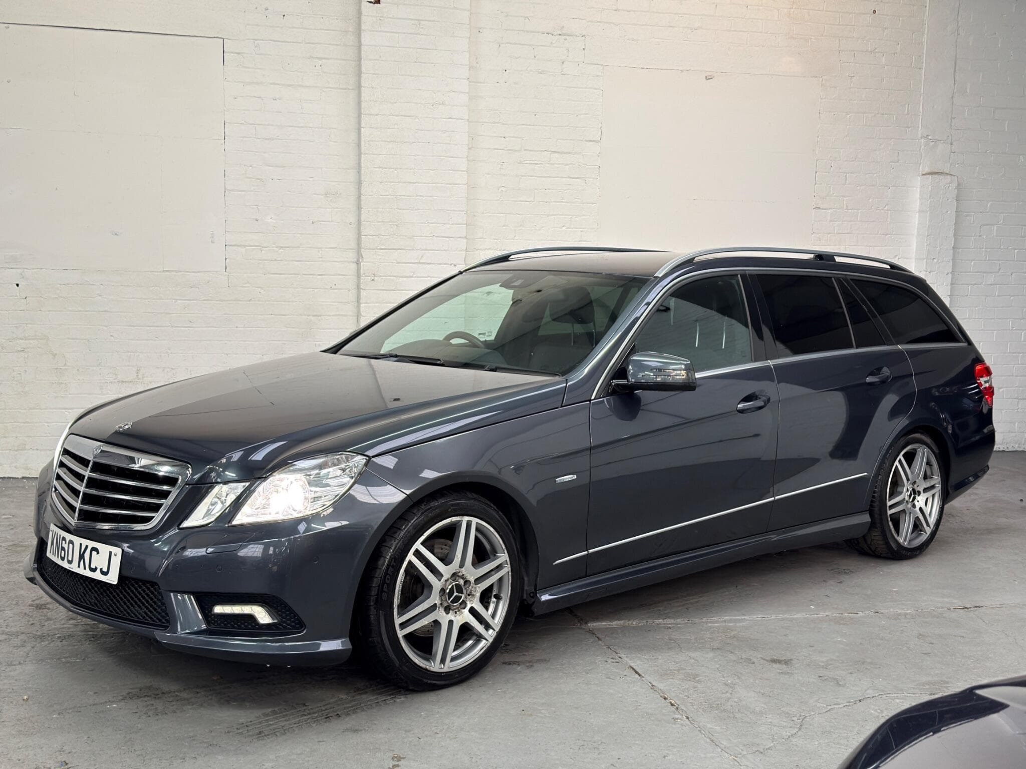 2010 Mercedes-Benz E Class - Image 3
