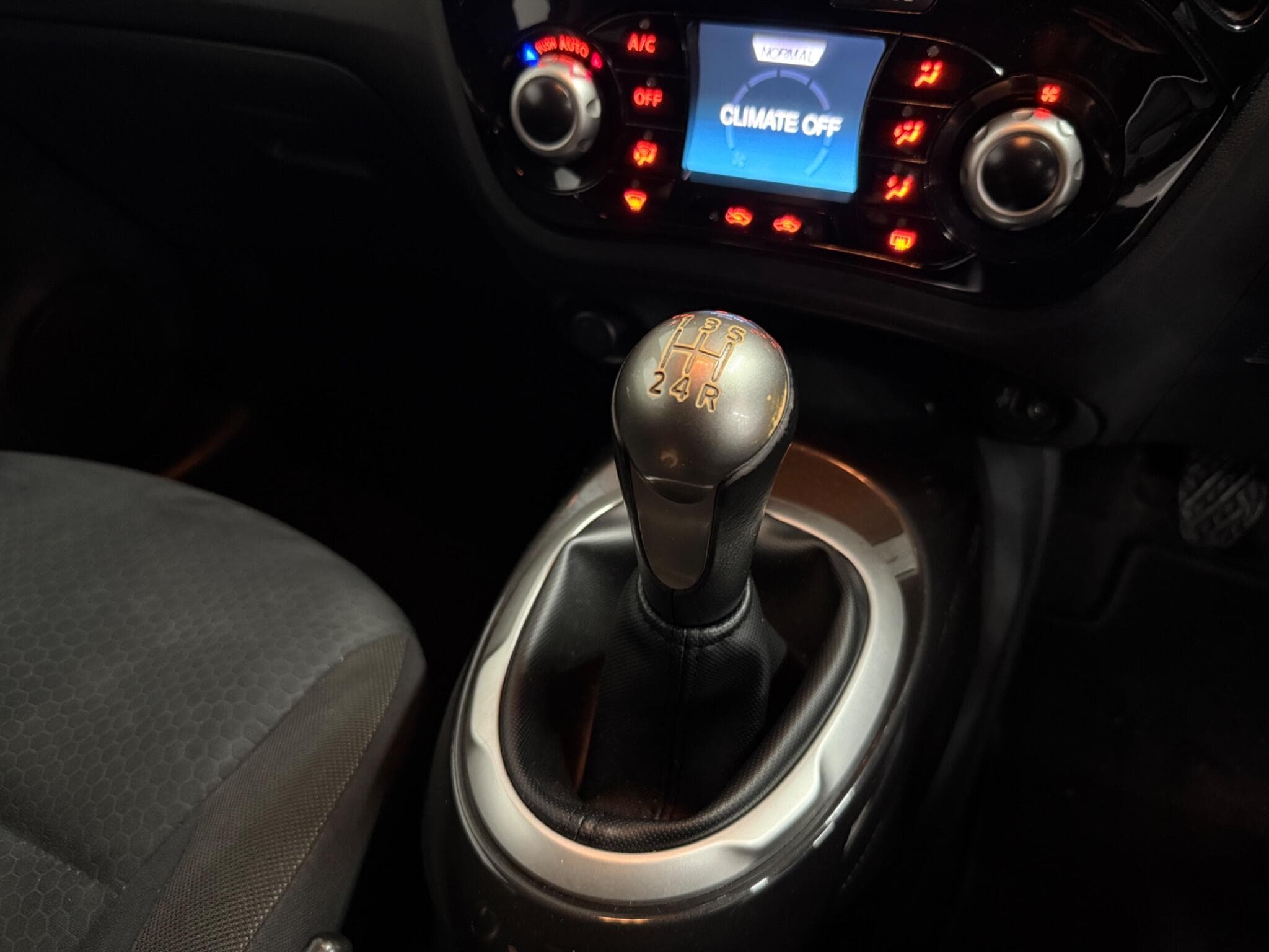 2014 Nissan Juke - Image 11