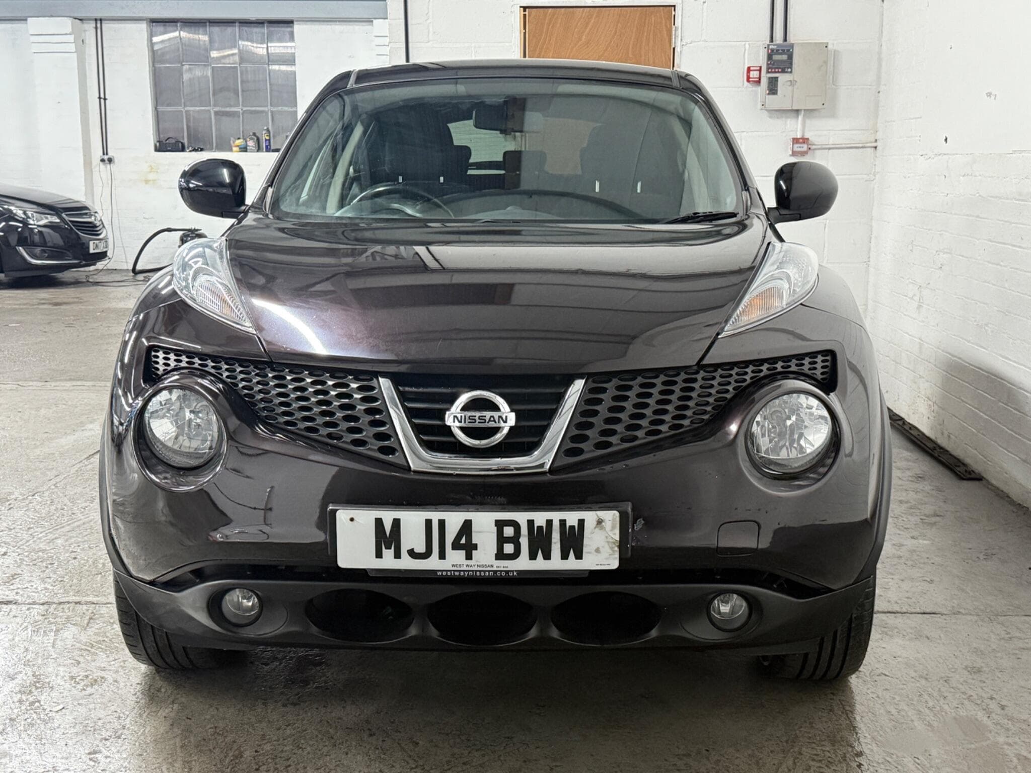 2014 Nissan Juke - Image 2