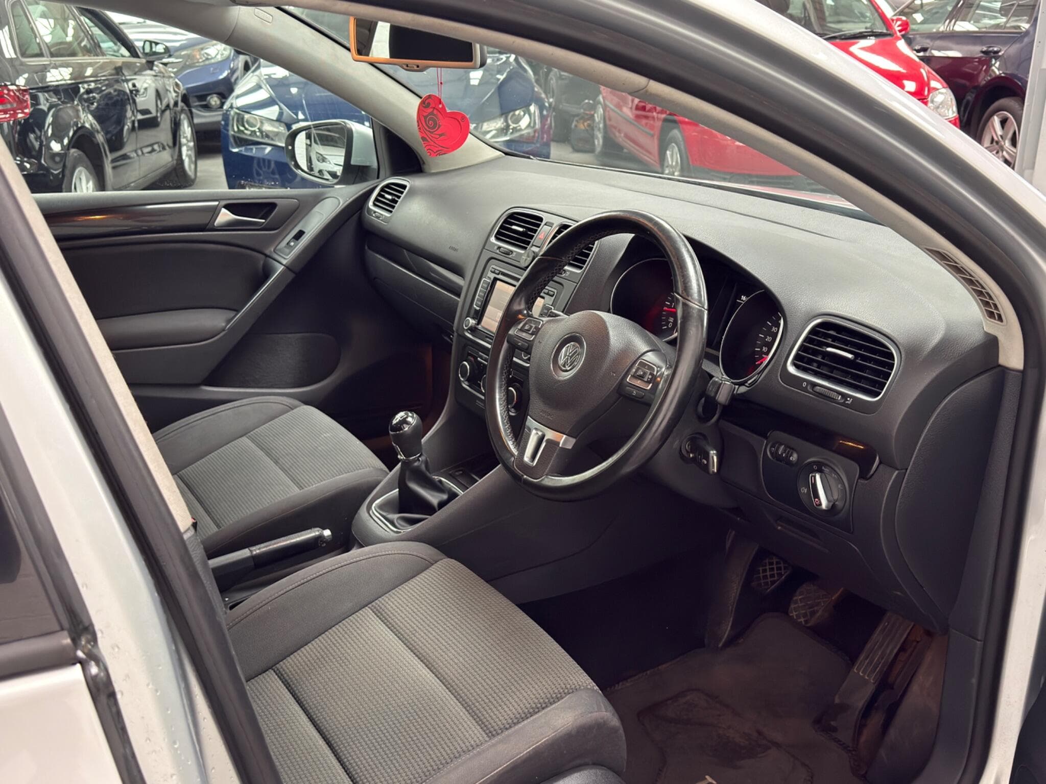 2011 Volkswagen Golf - Image 12