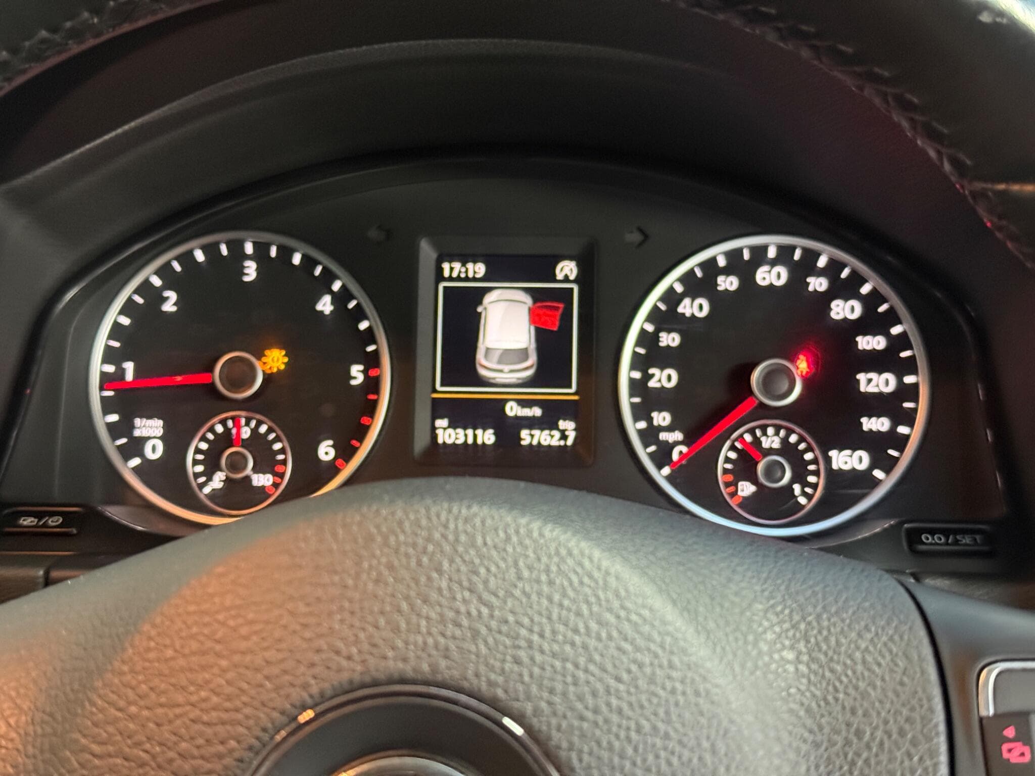 2015 Volkswagen Tiguan - Image 18