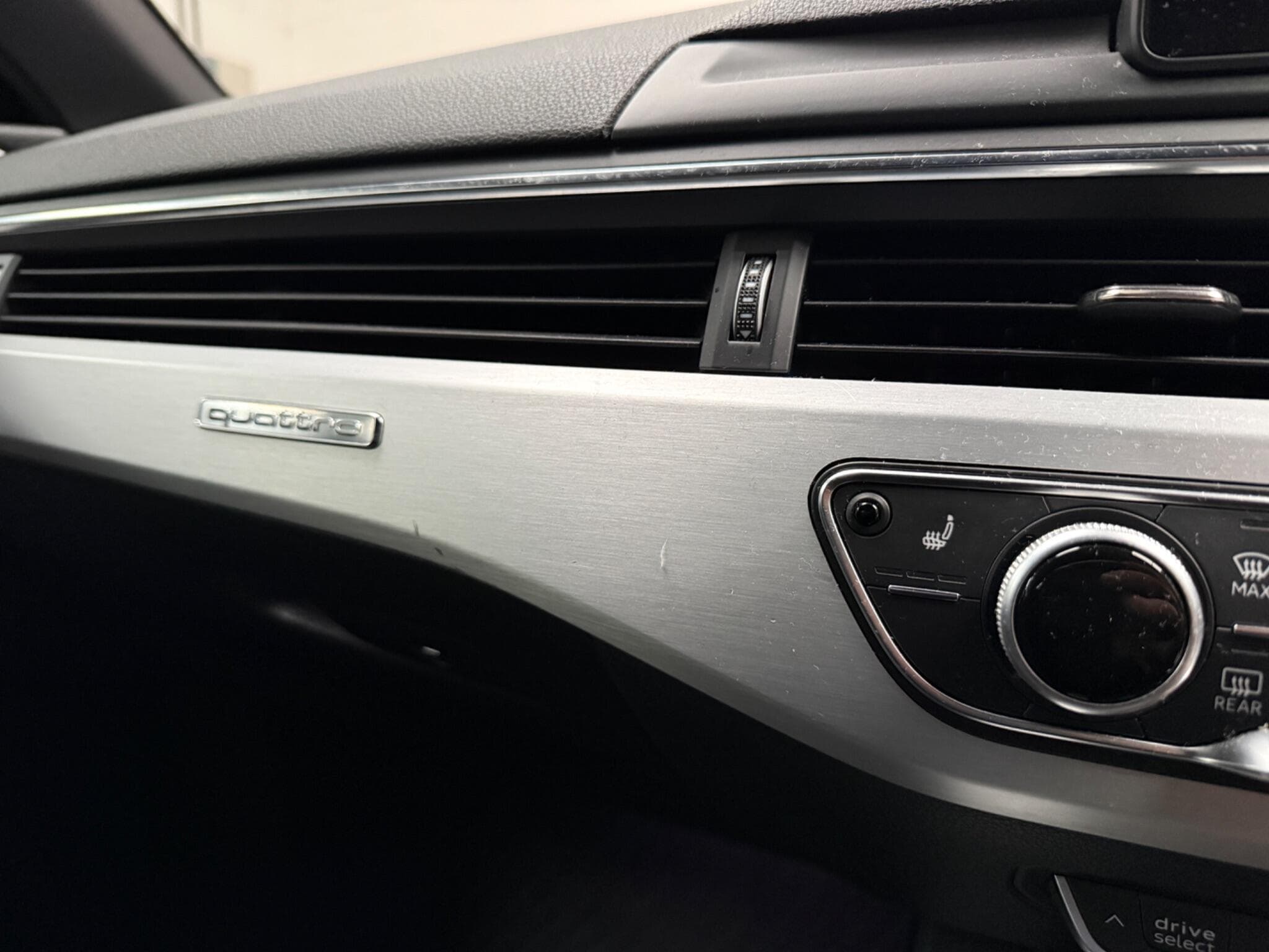 2017 Audi A4 - Image 21