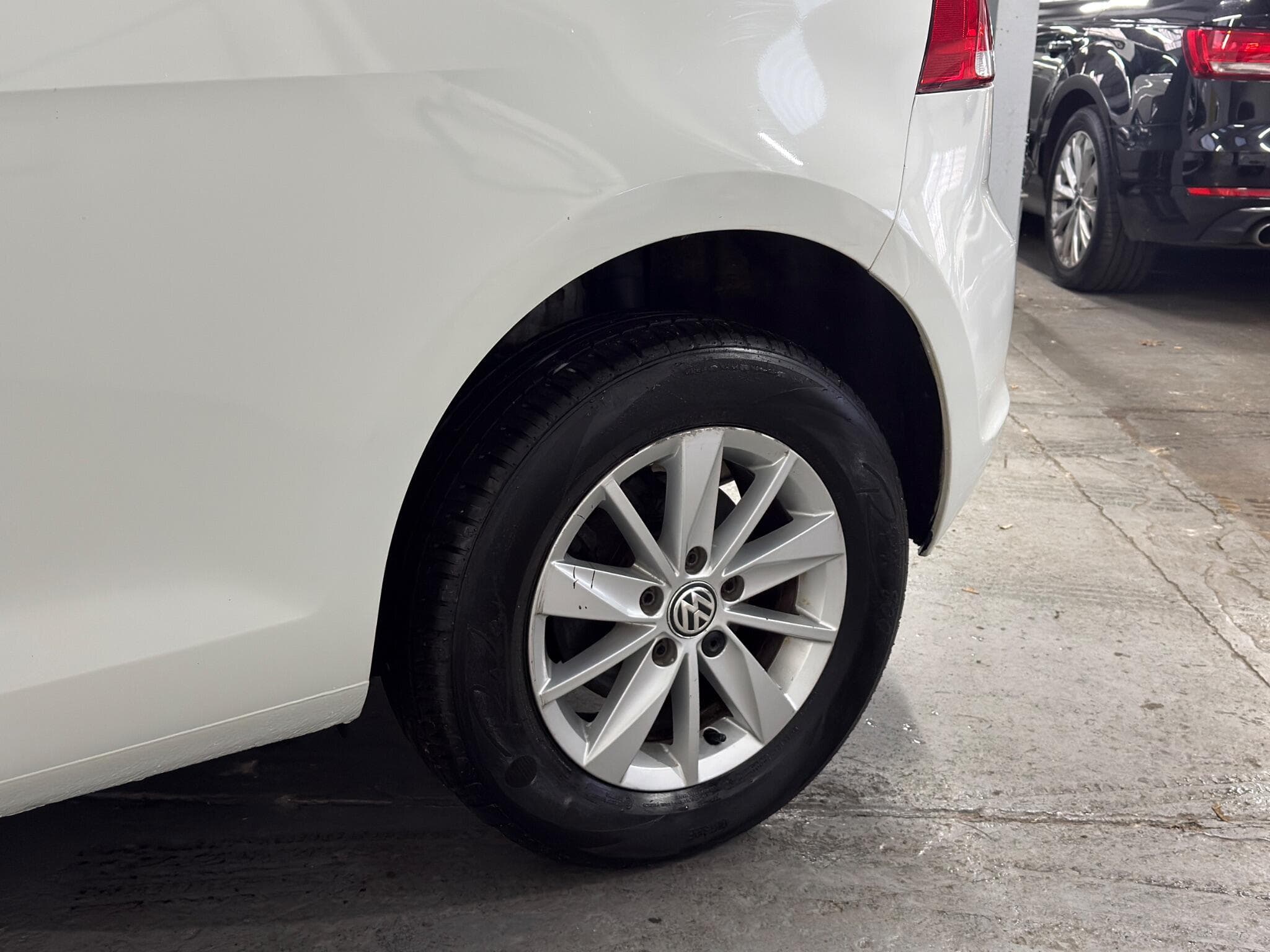 2013 Volkswagen Golf - Image 20