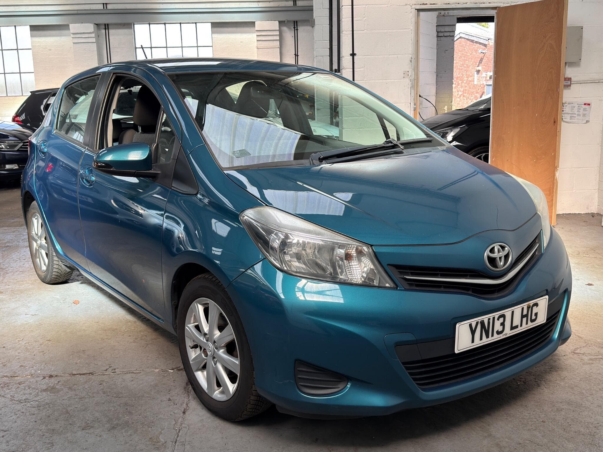 2013 Toyota Yaris - Image 5