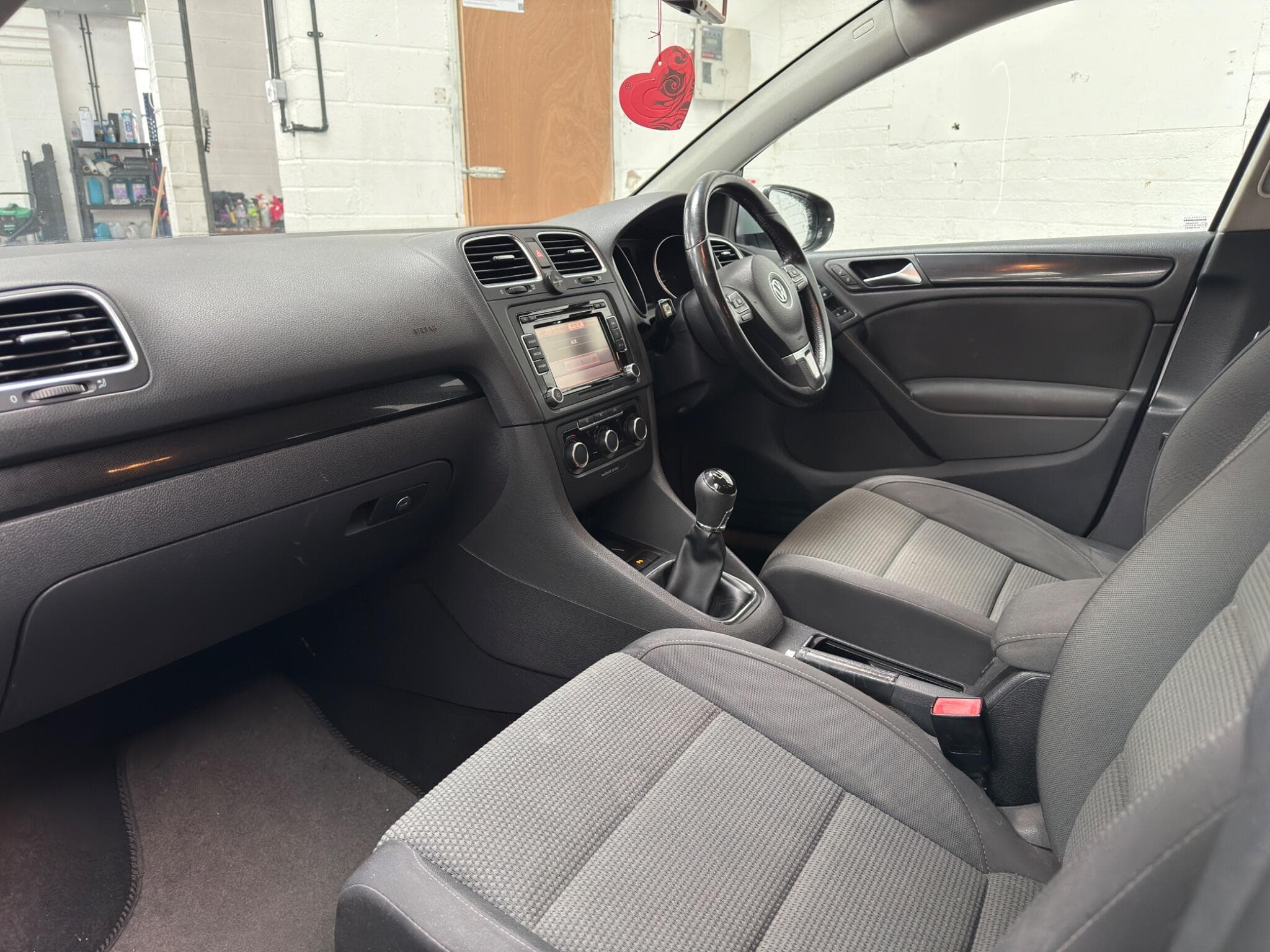 2011 Volkswagen Golf - Image 13