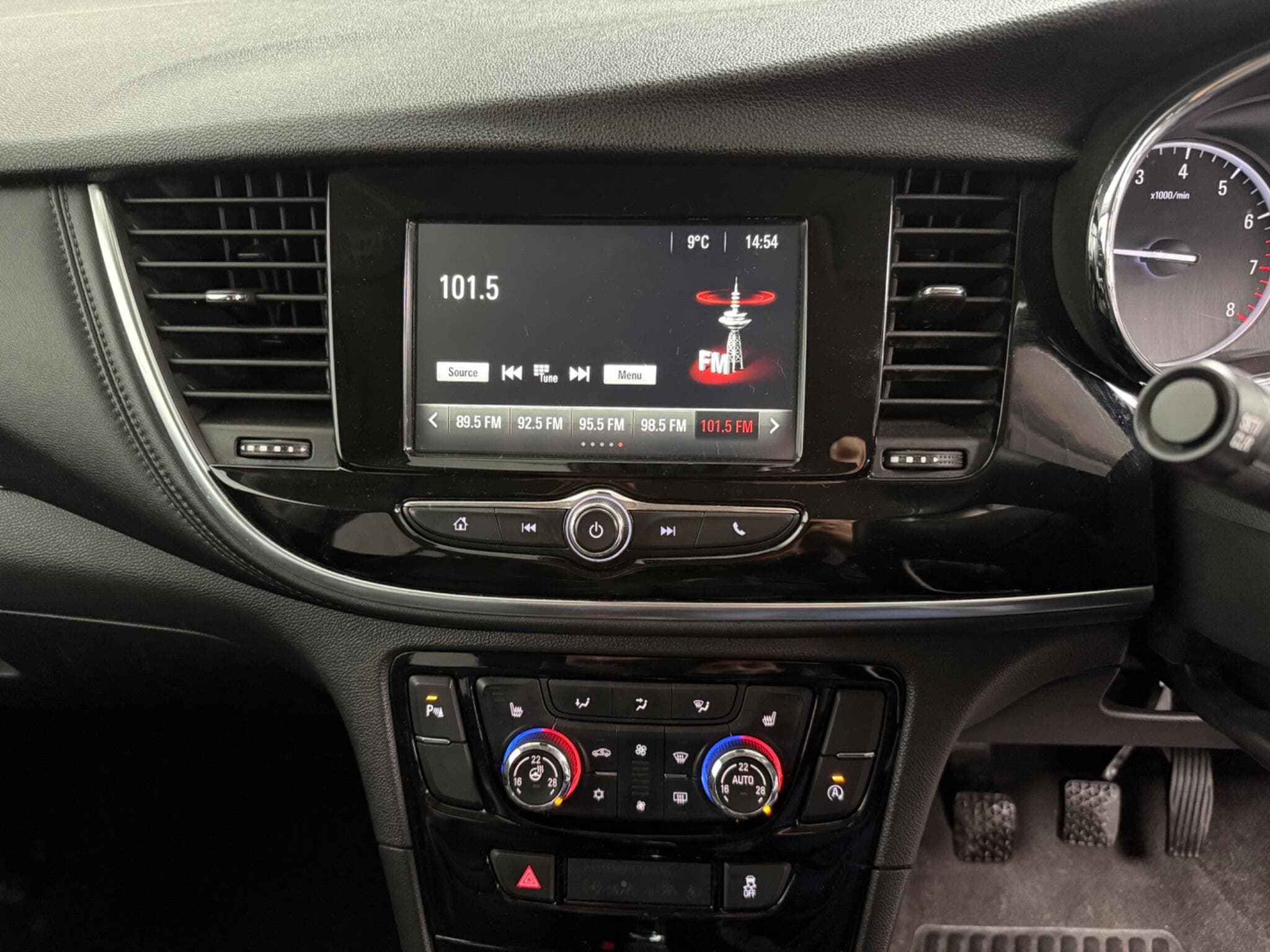 2017 Vauxhall Mokka X - Image 25